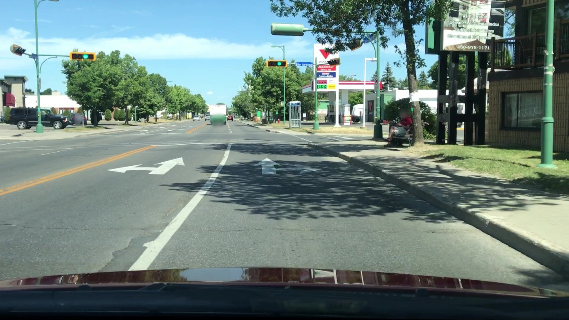 Street view near Auberge Chomedey, Chomedey — © lvl5 (CC BY-SA · Mapillary)