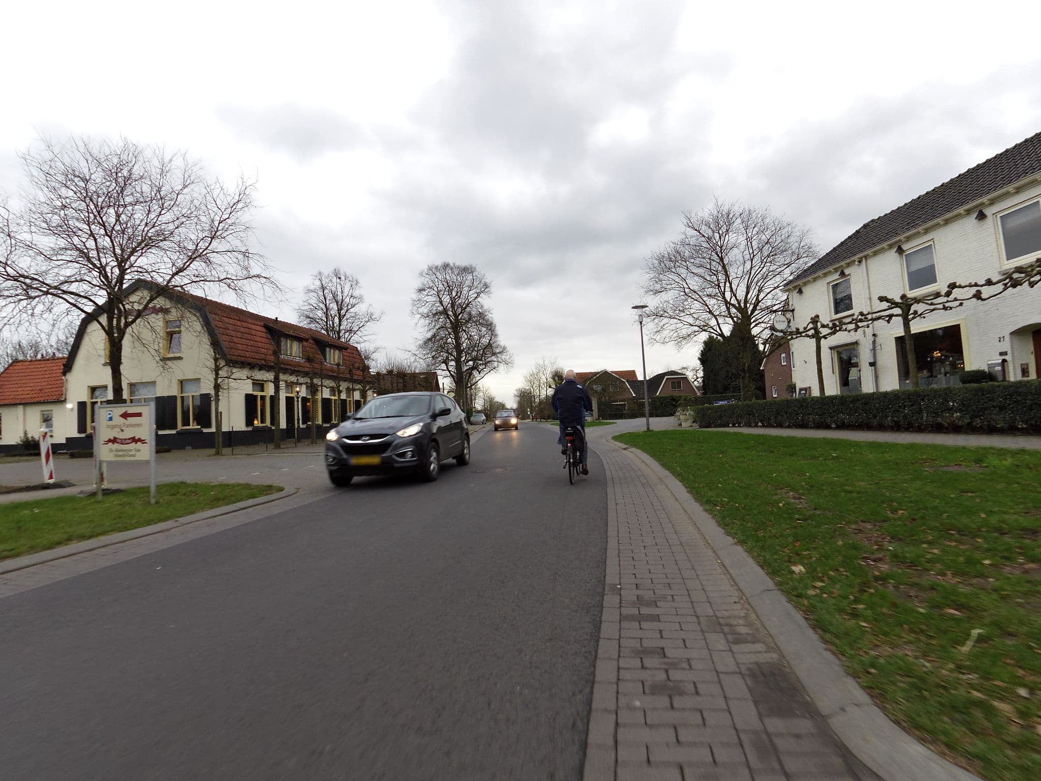 Street view near Hotel De Uitkijk, Zeddam — © wimmel (CC BY-SA · Mapillary)