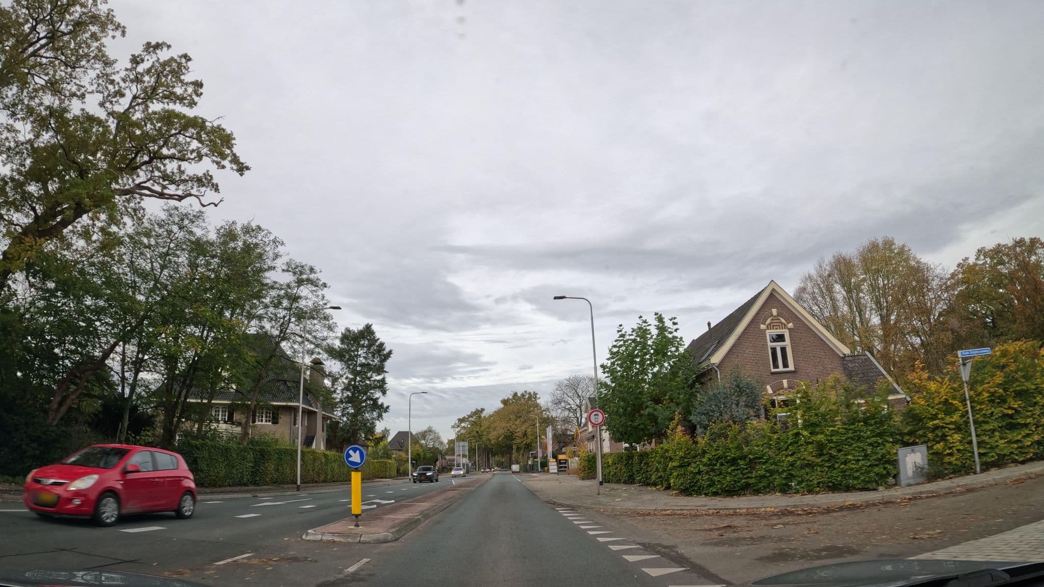 Street view near Hotel De Gouden Leeuw Laag-Keppel, Hummelo — © thewizard (CC BY-SA · Mapillary)