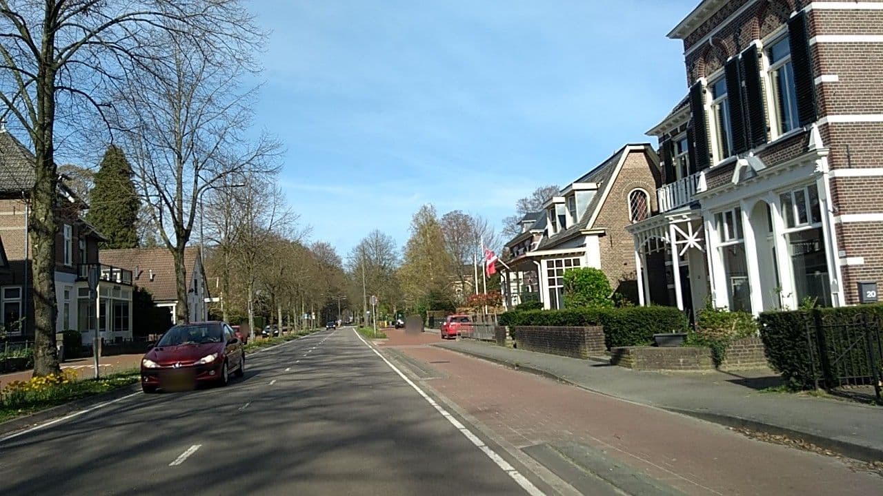 Street view near B&B De Oude Dorpsbakker, Ellecom — © meloentje (CC BY-SA · Mapillary)