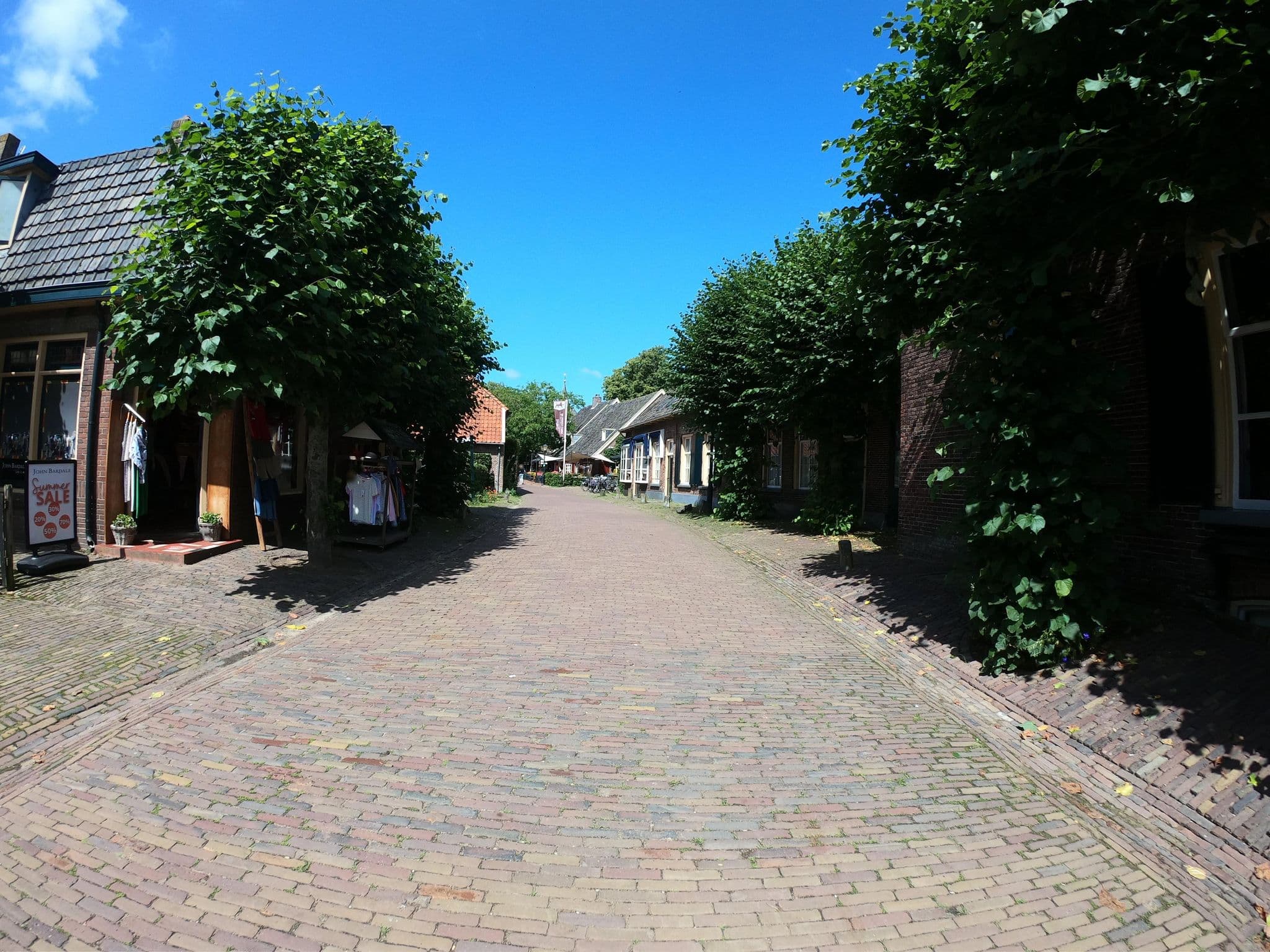 Street view near Huis De 4 Linden, Steenderen — © joostjakob (CC BY-SA · Mapillary)