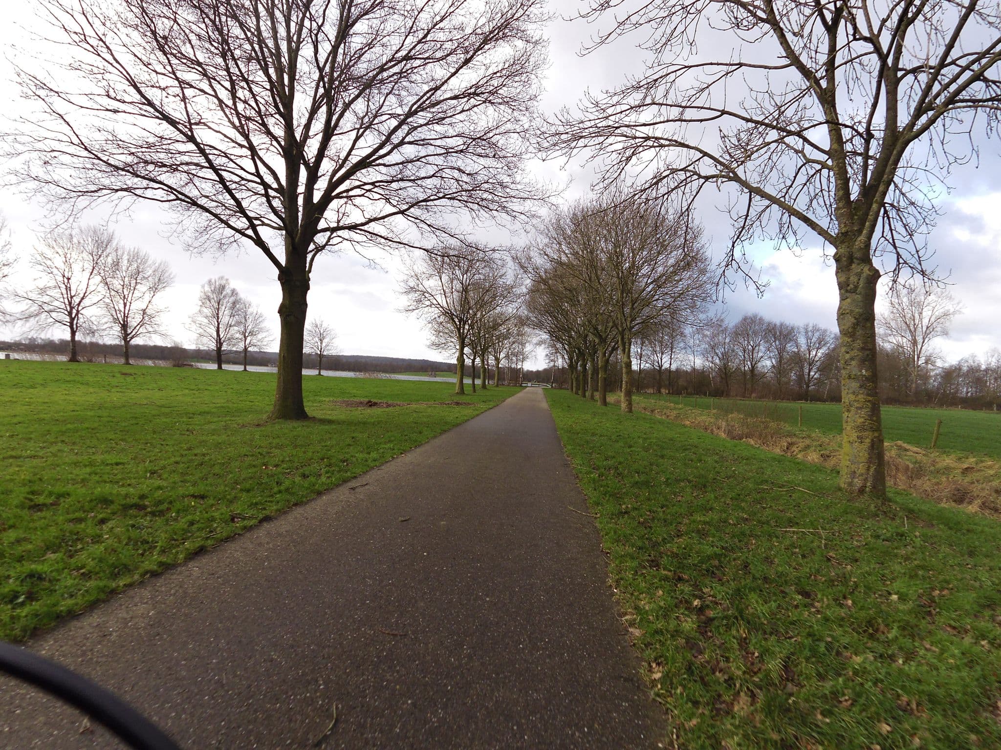 Street view near Hotel De Dikke van Dale, Oosseld — © wimmel (CC BY-SA · Mapillary)