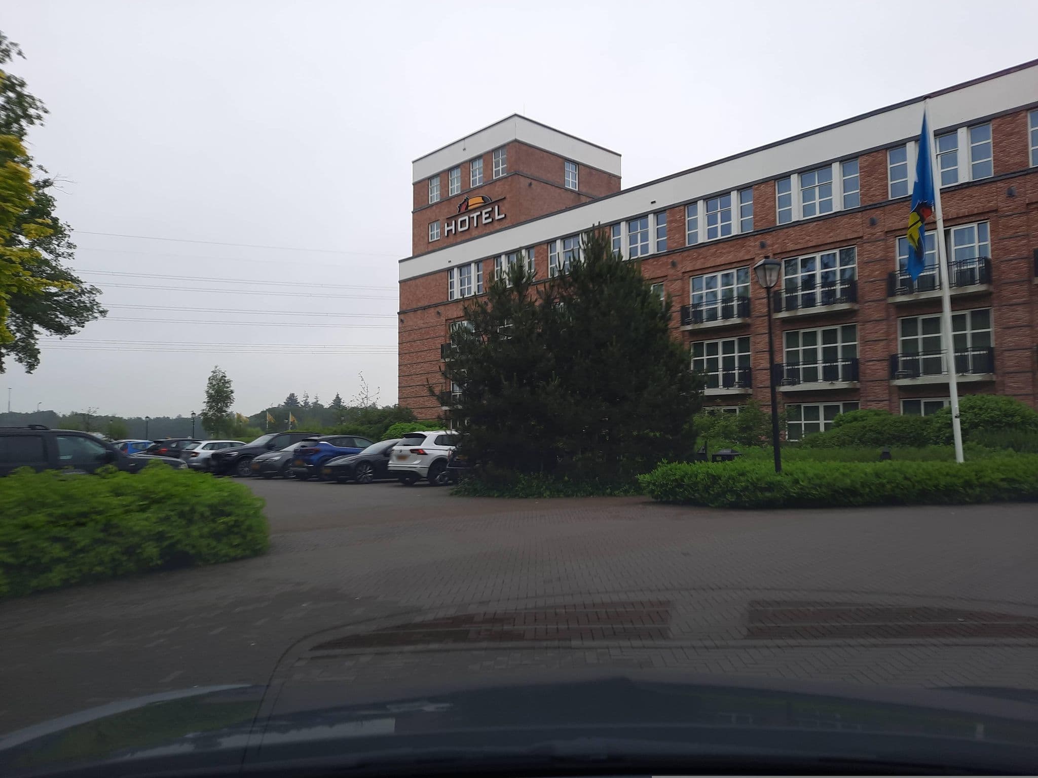 Street view near van der valk hotel apeldoorn, Matendonk — © Lowiekse (CC BY-SA · Mapillary)