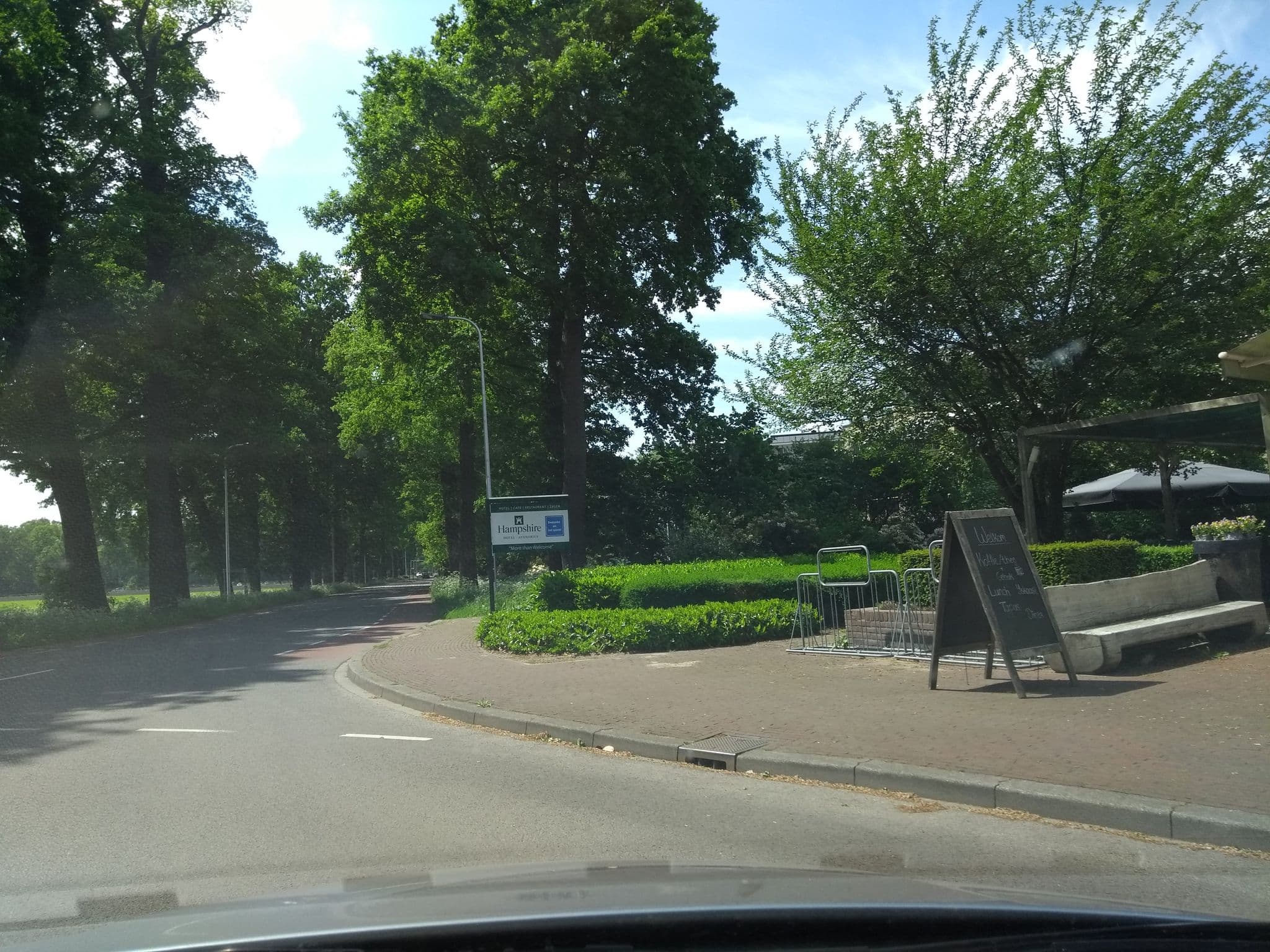 Street view near Hampshire Hotel - Avenarius, Ruurlo — © meloentje (CC BY-SA · Mapillary)