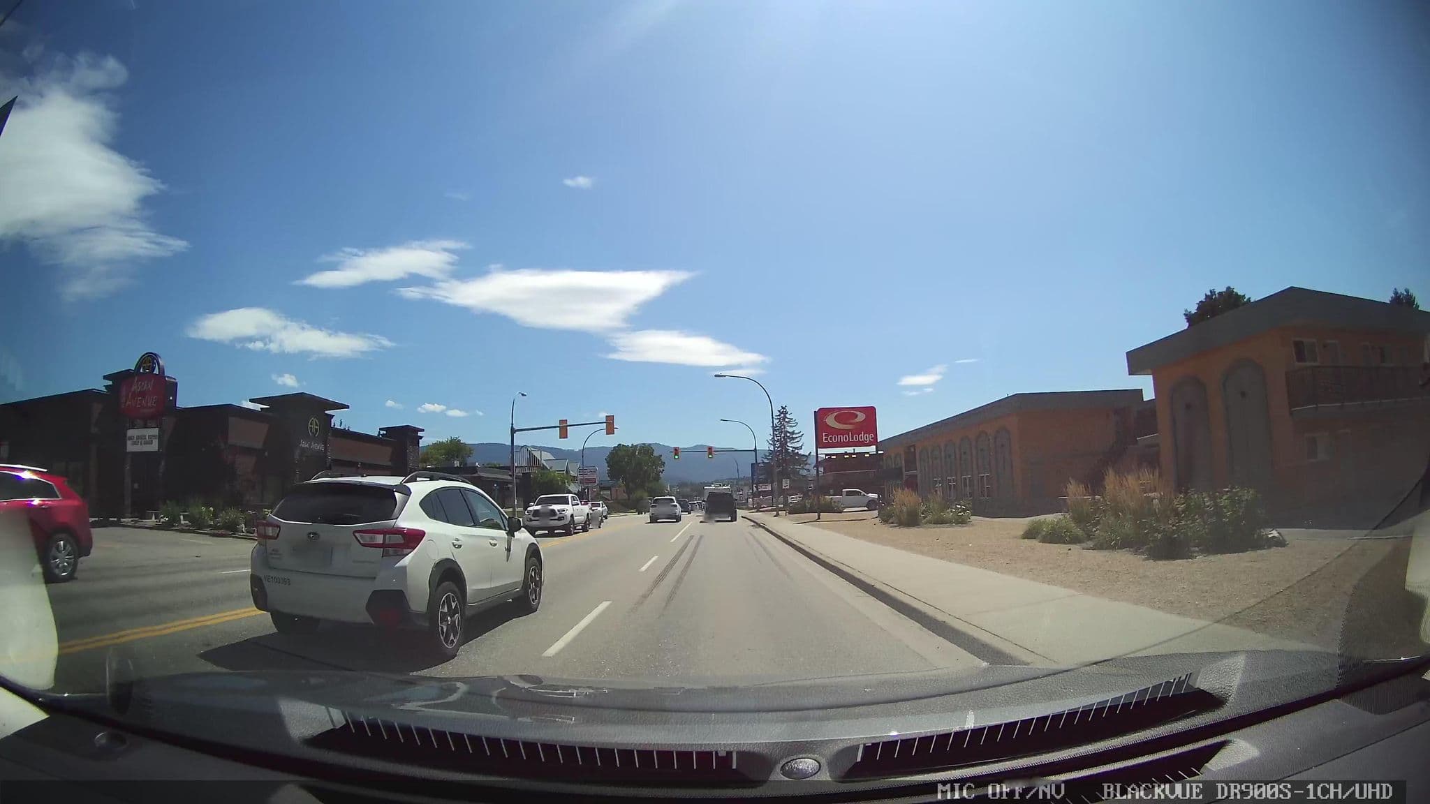 Street view near Econo Lodge Vernon, Vernon — © damnitgetmybeer (CC BY-SA · Mapillary)