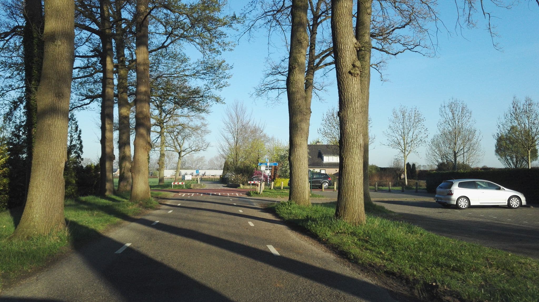 Street view near B&B Het Kleine Landshuis, Sprenkelaar — © krm (CC BY-SA · Mapillary)