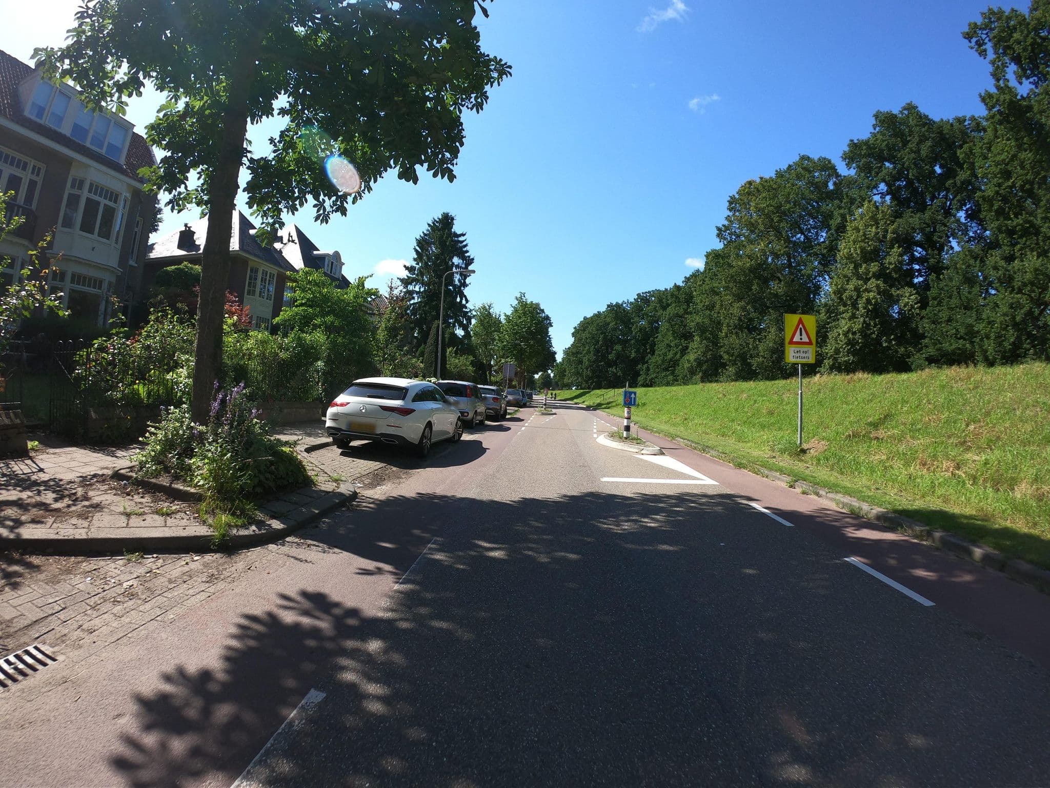 Street view near Deventer Bed & Breakfast Huize "De Worp", De Hoven — © joostjakob (CC BY-SA · Mapillary)