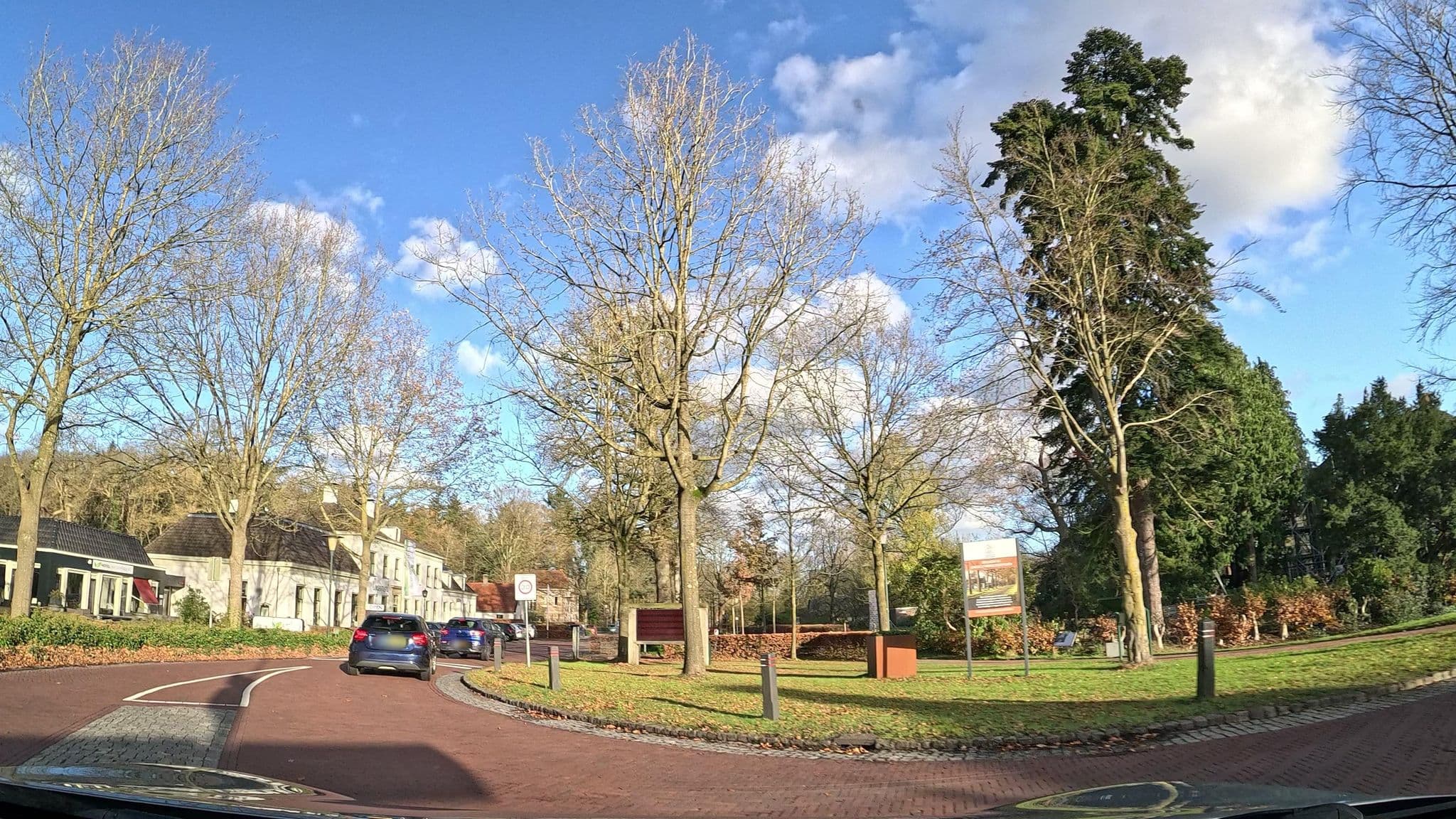Street view near Hotel & Gasterij Frederiksoord, Vledder — © thewizard (CC BY-SA · Mapillary)
