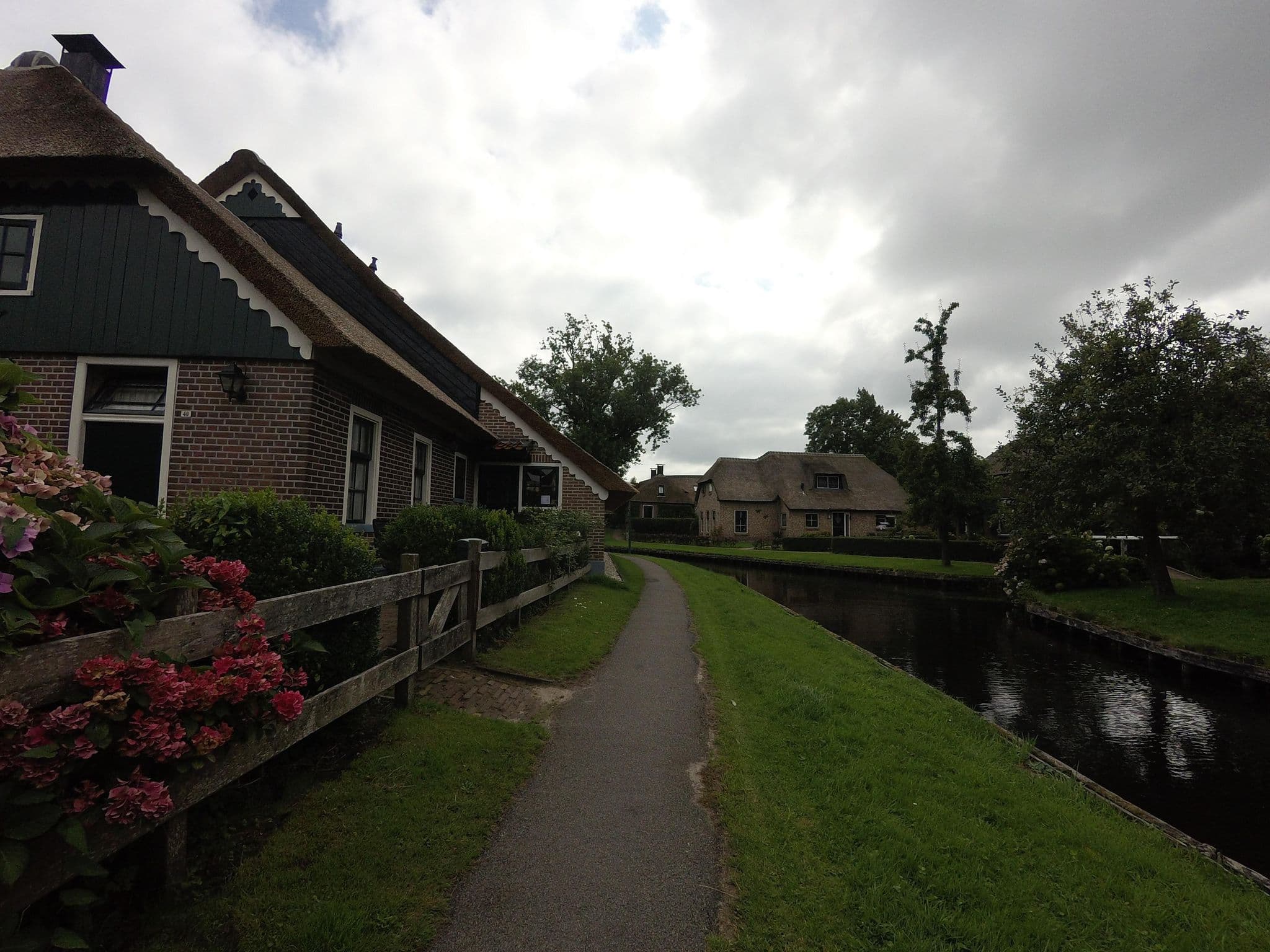 Street view near Bedstee @ Het Botenhuis, Giethoorn — © ankeric (CC BY-SA · Mapillary)