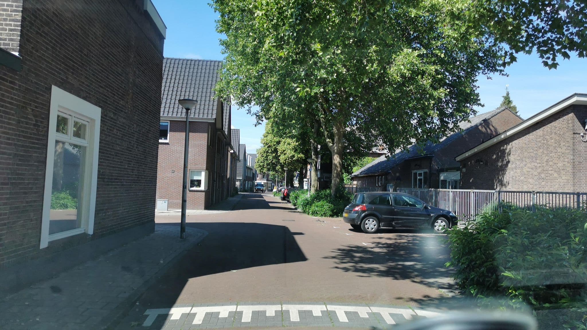 Street view near Shortstay Bilderdijk, Enschede — © jonrellim (CC BY-SA · Mapillary)