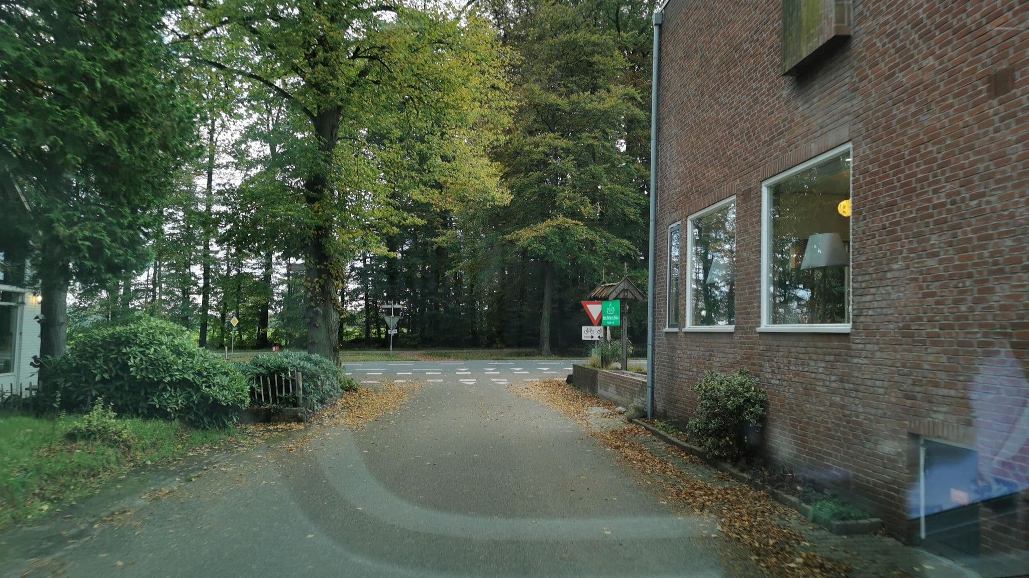 Street view near Fletcher Hotel Restaurant De Grote Zwaan De Lutte, Oldenzaal — © jonrellim (CC BY-SA · Mapillary)