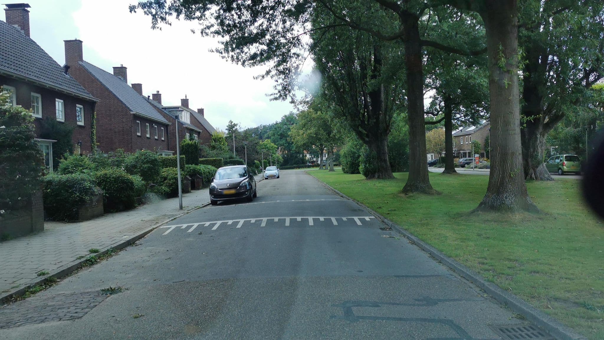 Street view near Bed & Breakfast De Kuyp - Enschede, Mekkelholt — © jonrellim (CC BY-SA · Mapillary)