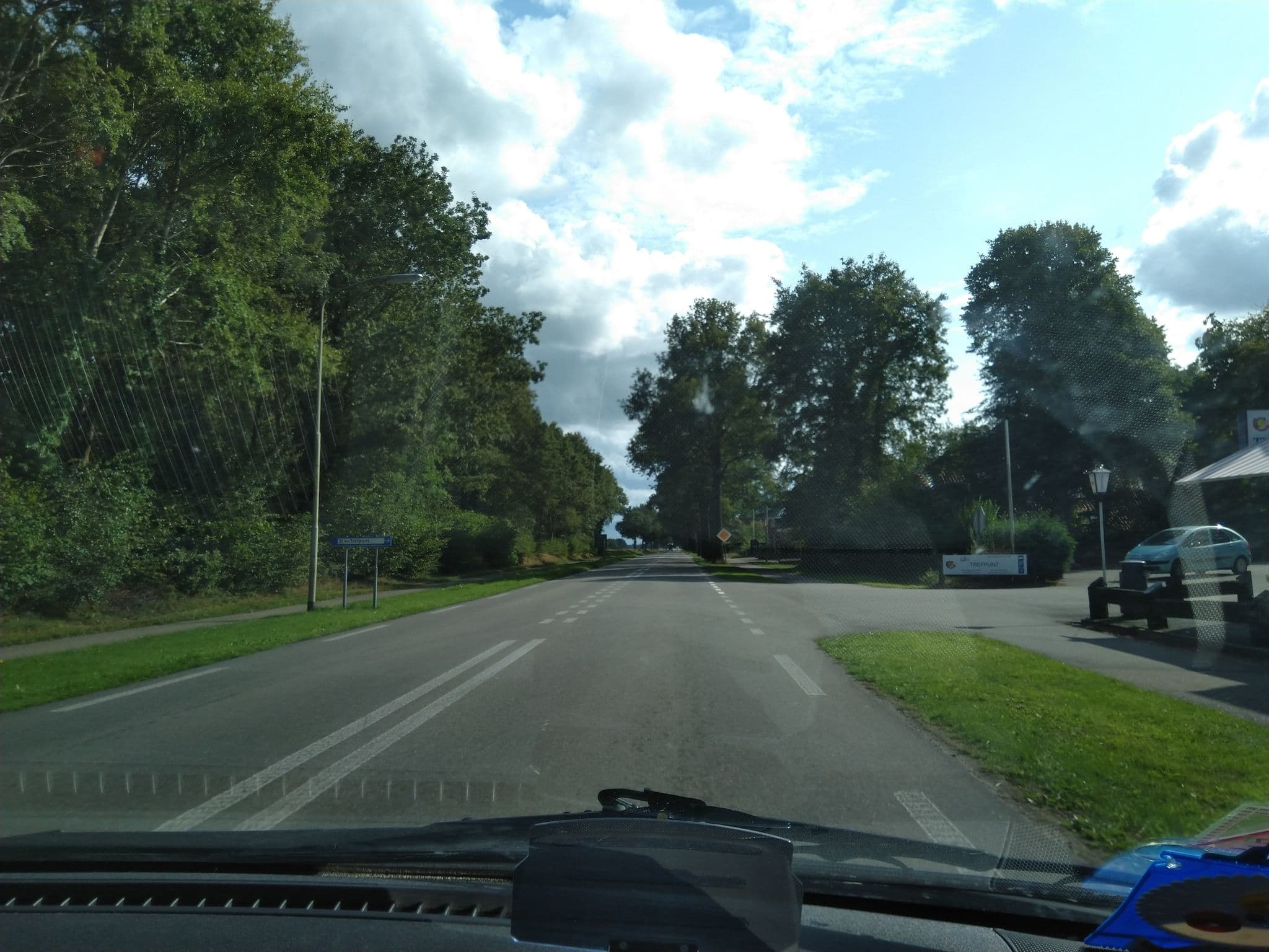 Street view near Wegrestaurant 't Trefpunt, Glimmen — © robinvdlinde (CC BY-SA · Mapillary)
