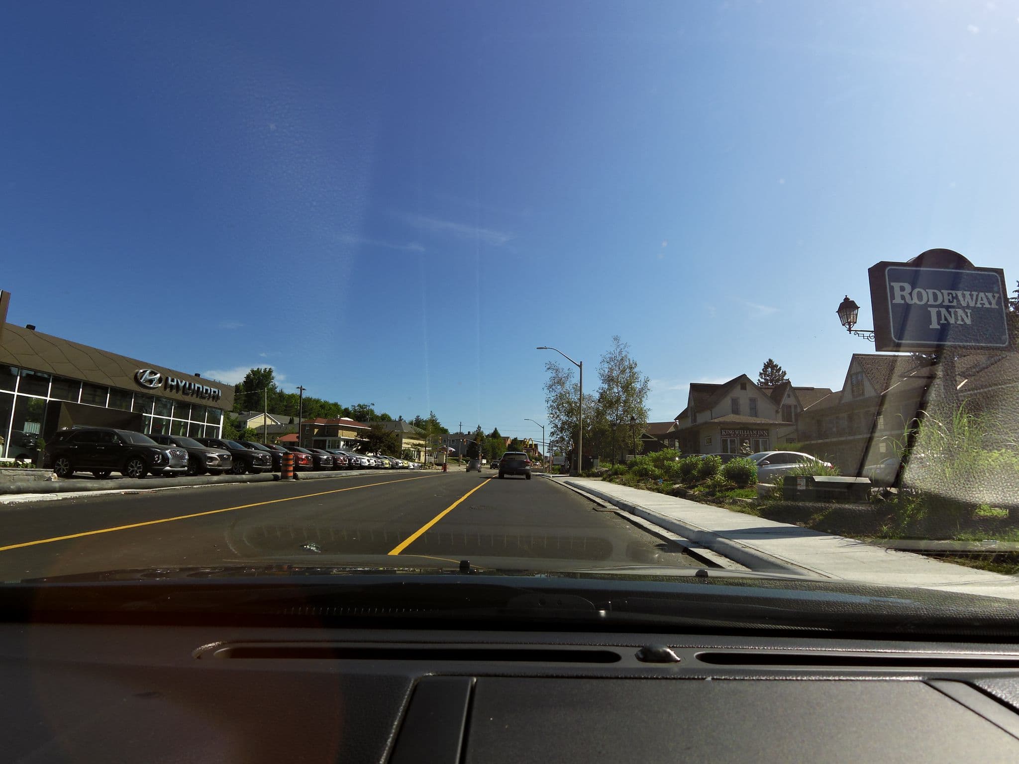 Street view near Rodeway Inn, Huntsville — © kevo (CC BY-SA · Mapillary)