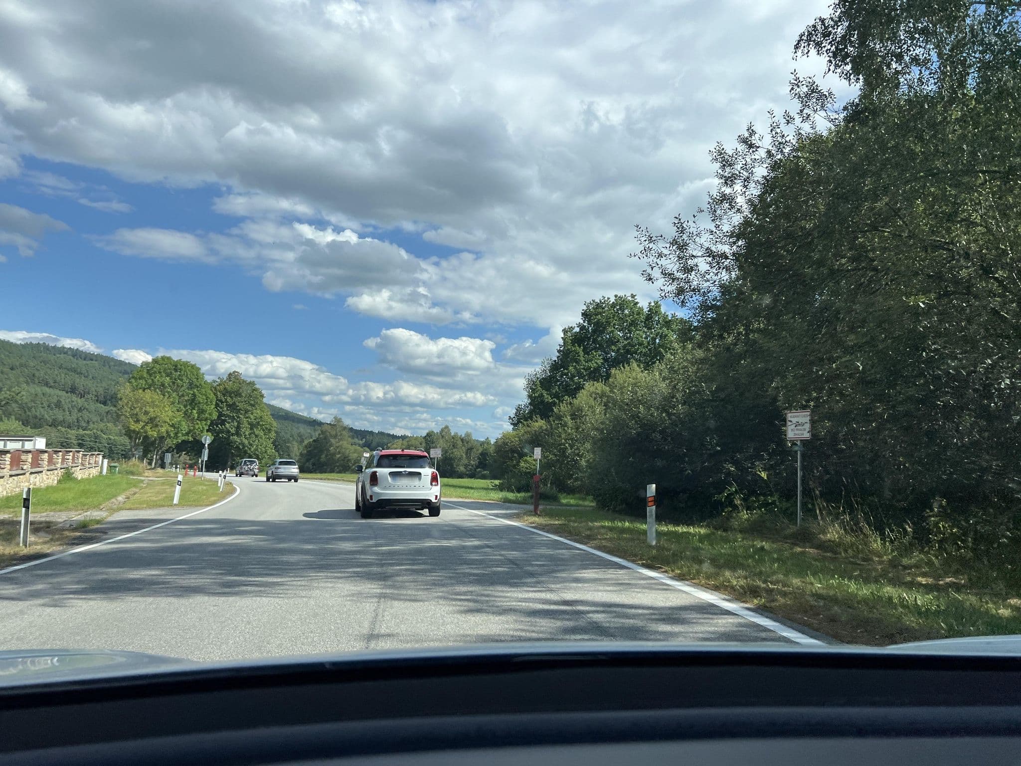 Street view near Penzion Zatáčka, Chvalšiny — © ottor (CC BY-SA · Mapillary)