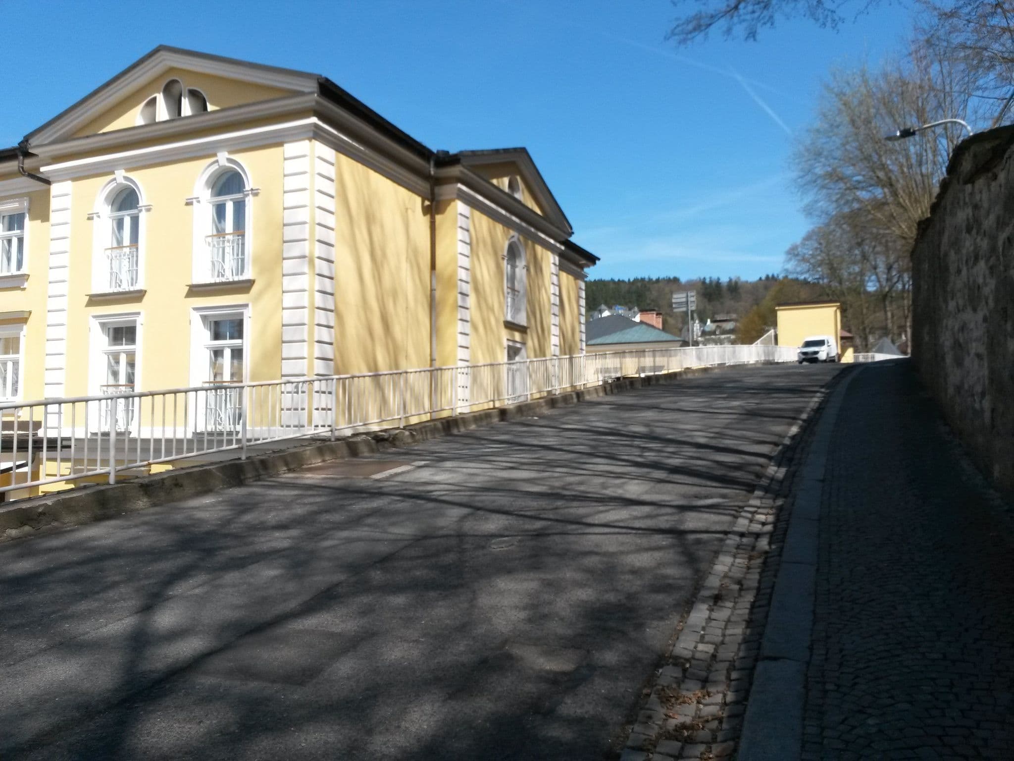 Street view near Danubius Health Spa Resort Nové Lázně, Mariánské Lázně — © rausk (CC BY-SA · Mapillary)