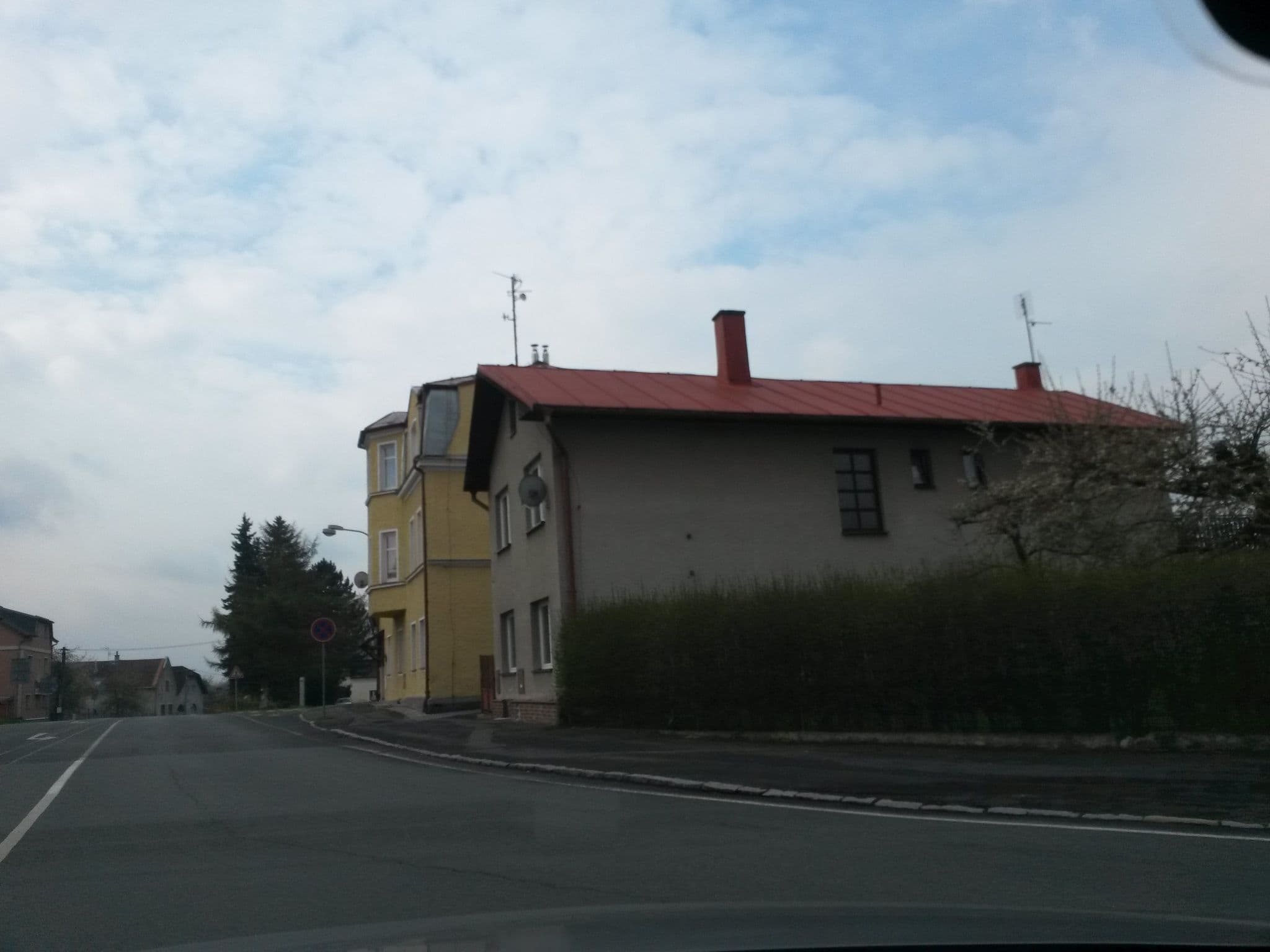 Street view near Hotel Růžek, Velká Hleďsebe — © rausk (CC BY-SA · Mapillary)