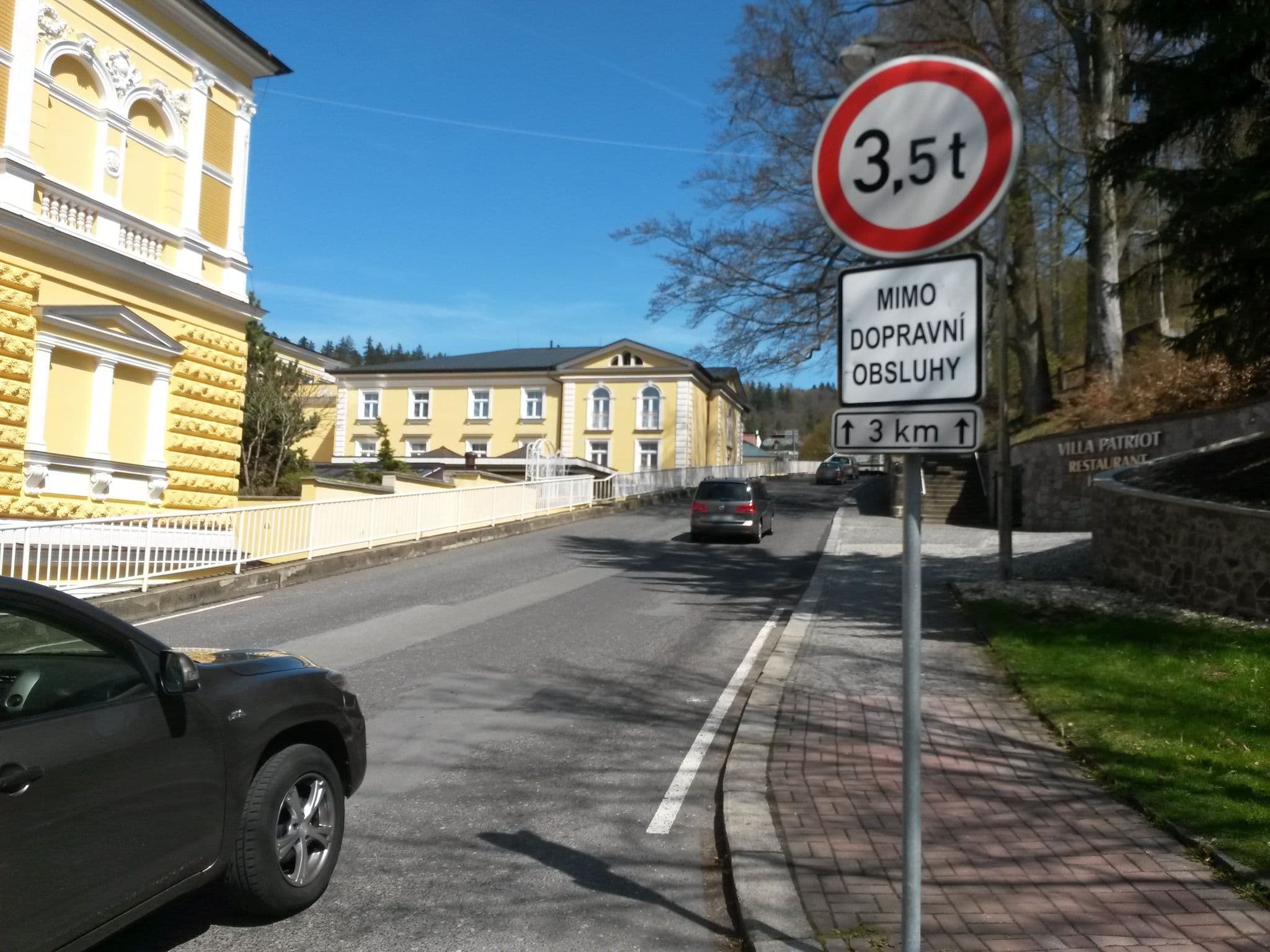 Street view near Římské lázně, Mariánské Lázně — © rausk (CC BY-SA · Mapillary)