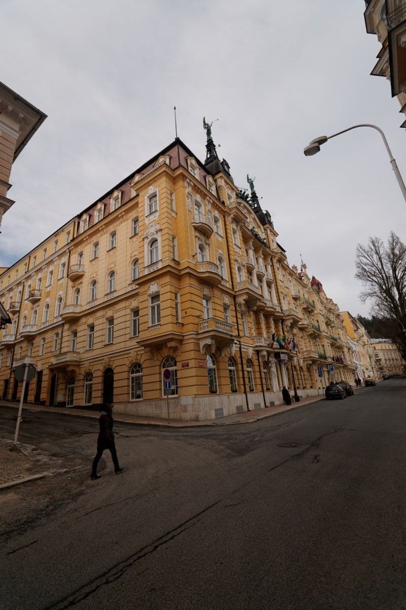 Street view near apartament Orea Palace Zvone, Mariánské Lázně — © txllxt (CC BY-SA · Mapillary)