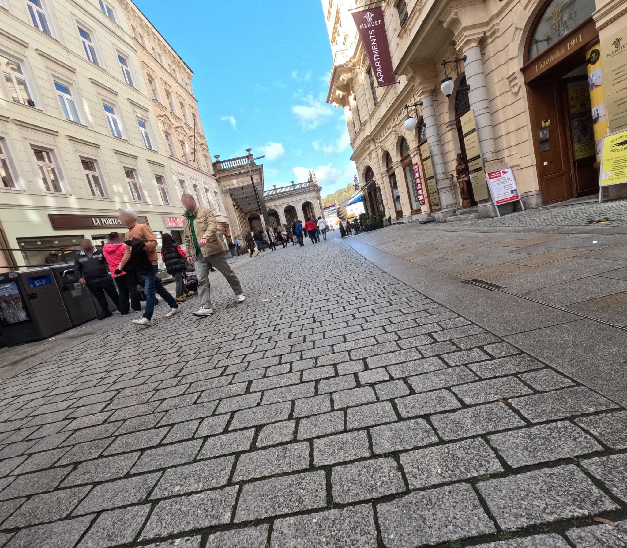 Street view near Отели, Karlovy Vary — © chuck (CC BY-SA · Mapillary)