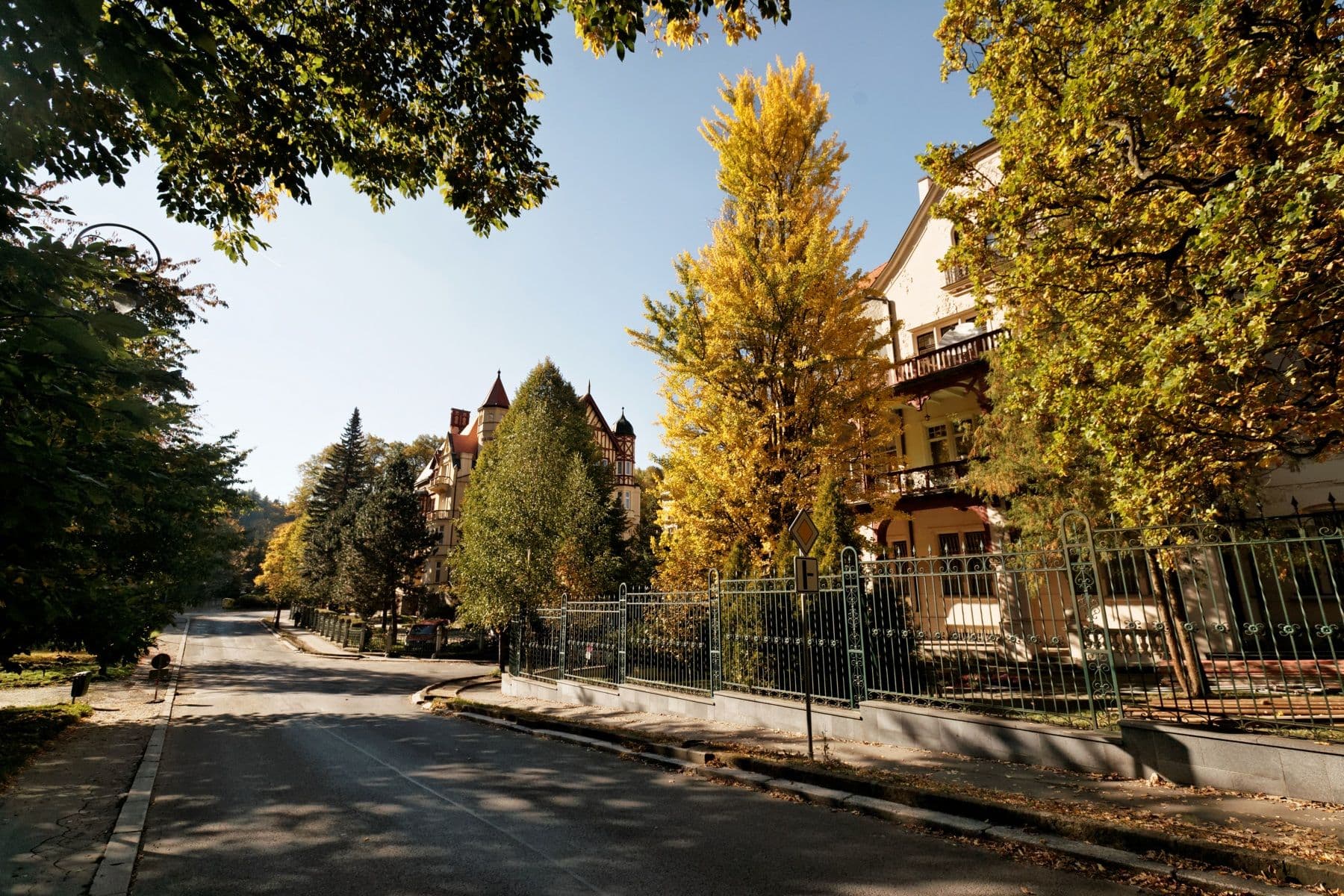 Street view near 102 Room, Karlovy Vary — © txllxt (CC BY-SA · Mapillary)