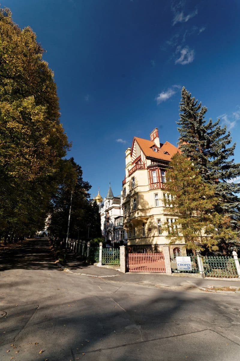 Street view near Apartman Svetlana, Karlovy Vary — © txllxt (CC BY-SA · Mapillary)