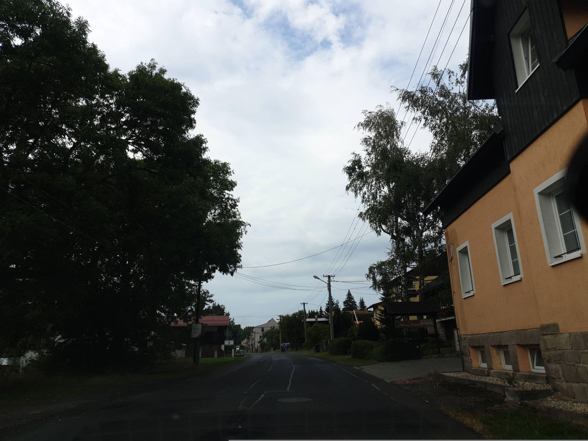 Street view near Restaurace A Penzion U Bendů, Abertamy — © canislupus (CC BY-SA · Mapillary)
