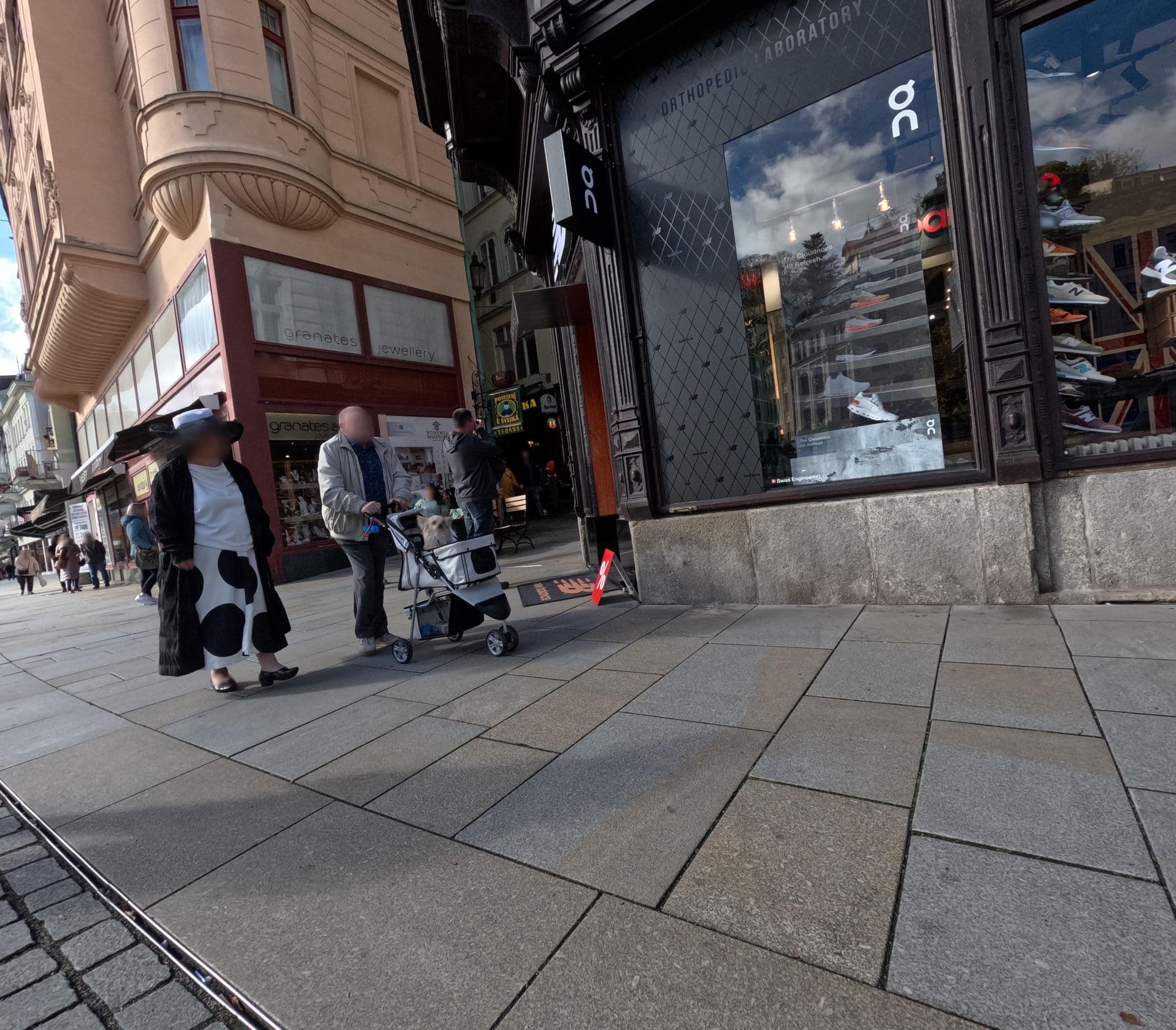 Street view near Esplanade Hotel, Karlovy Vary — © chuck (CC BY-SA · Mapillary)