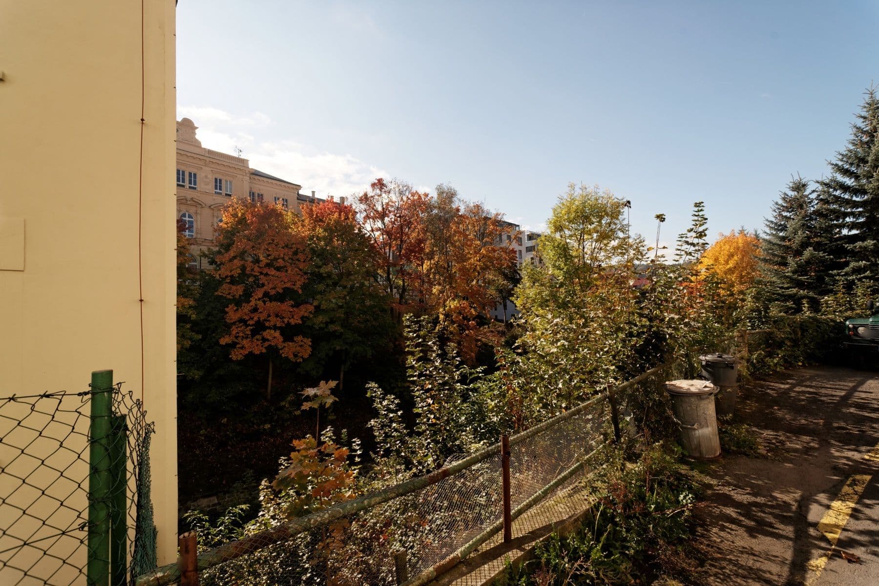 Street view near Apartmán Petřín, Karlovy Vary — © txllxt (CC BY-SA · Mapillary)