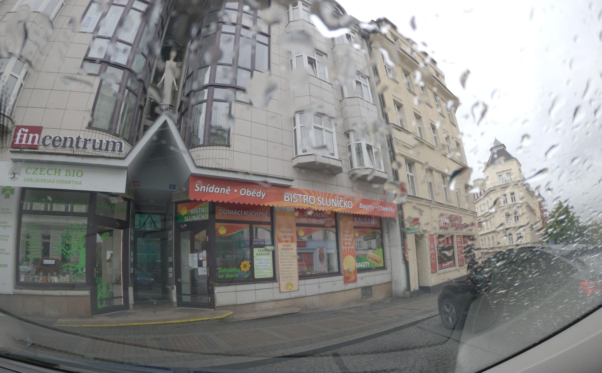Street view near Dr.Davida Behera 17, Karlovy Vary — © atze02 (CC BY-SA · Mapillary)