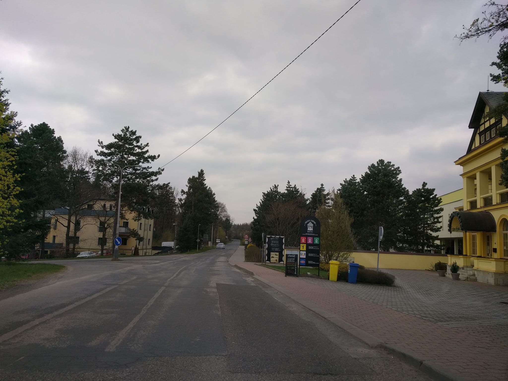 Street view near Hotel Palace Cinema, Všenory — © zbycz (CC BY-SA · Mapillary)