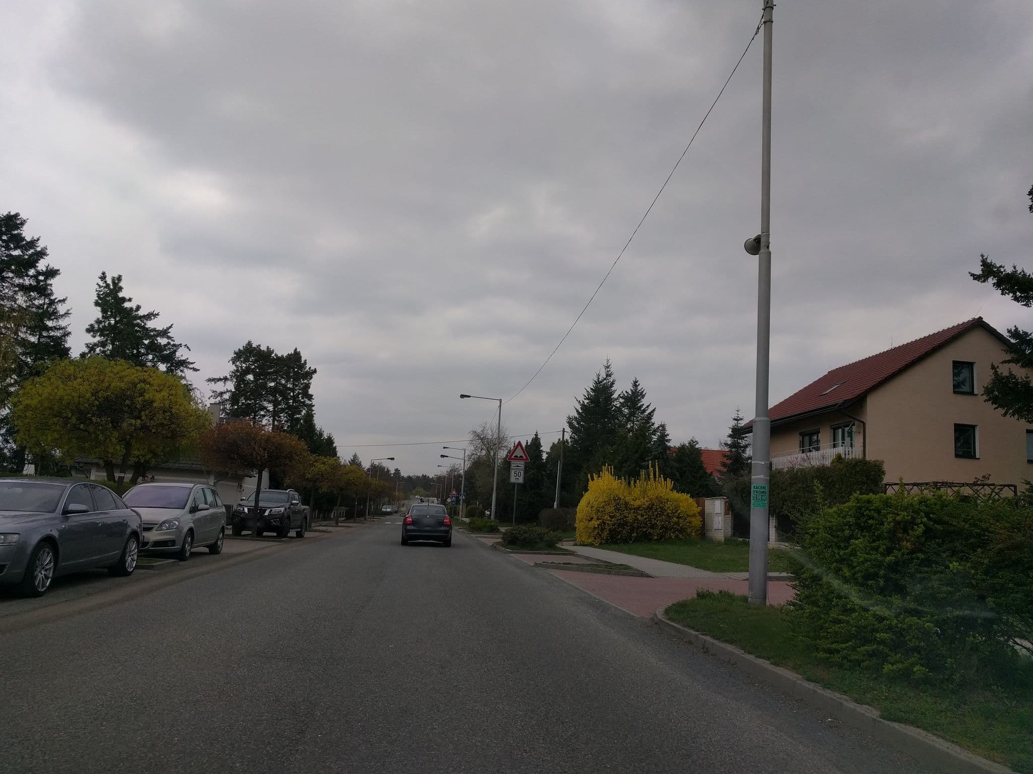 Street view near Restaurace a penzion Tři bratři, Všenory — © zbycz (CC BY-SA · Mapillary)