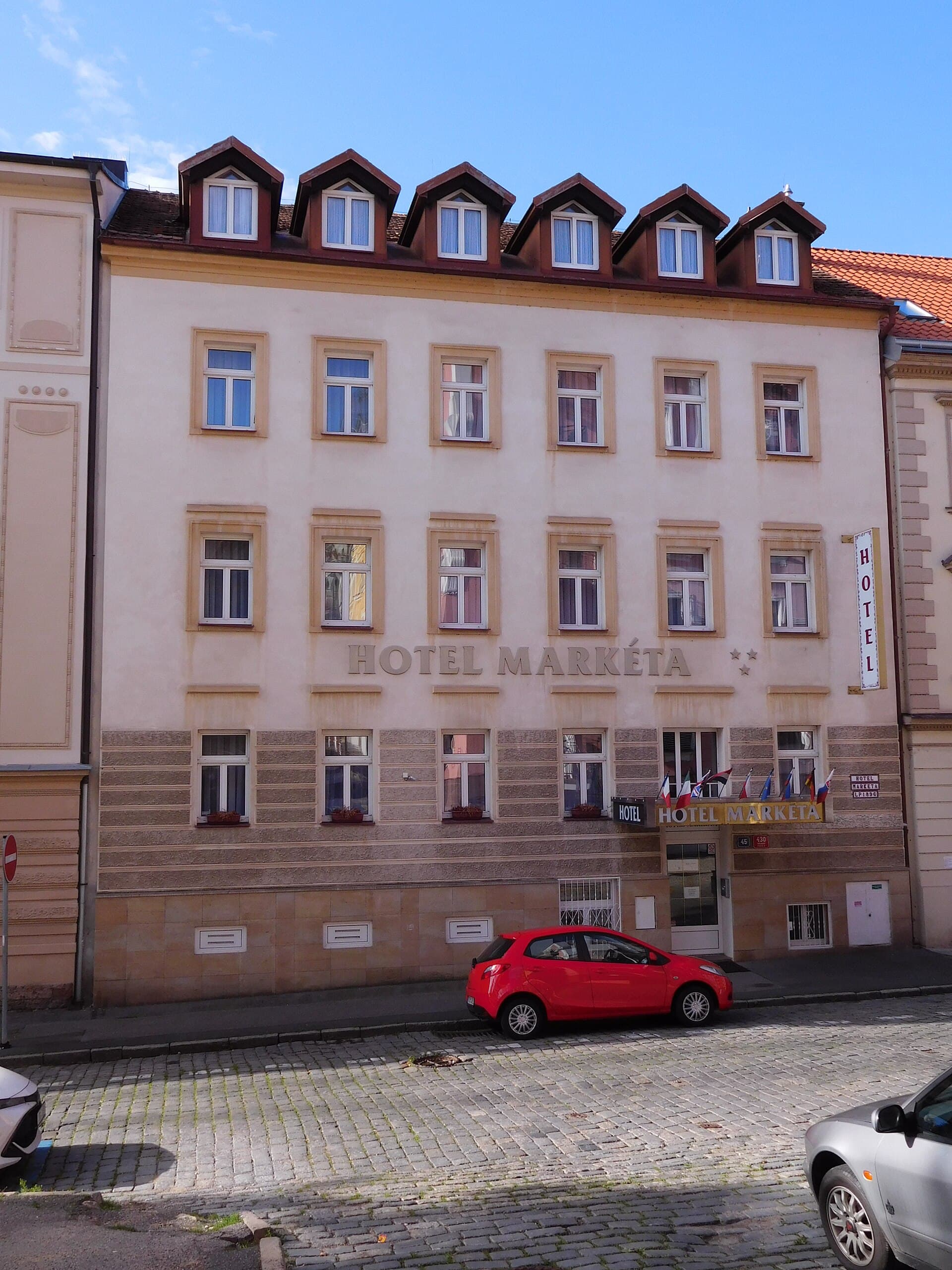 Hotel Marketa (via Wikimedia Commons, CC BY-SA 3.0)
