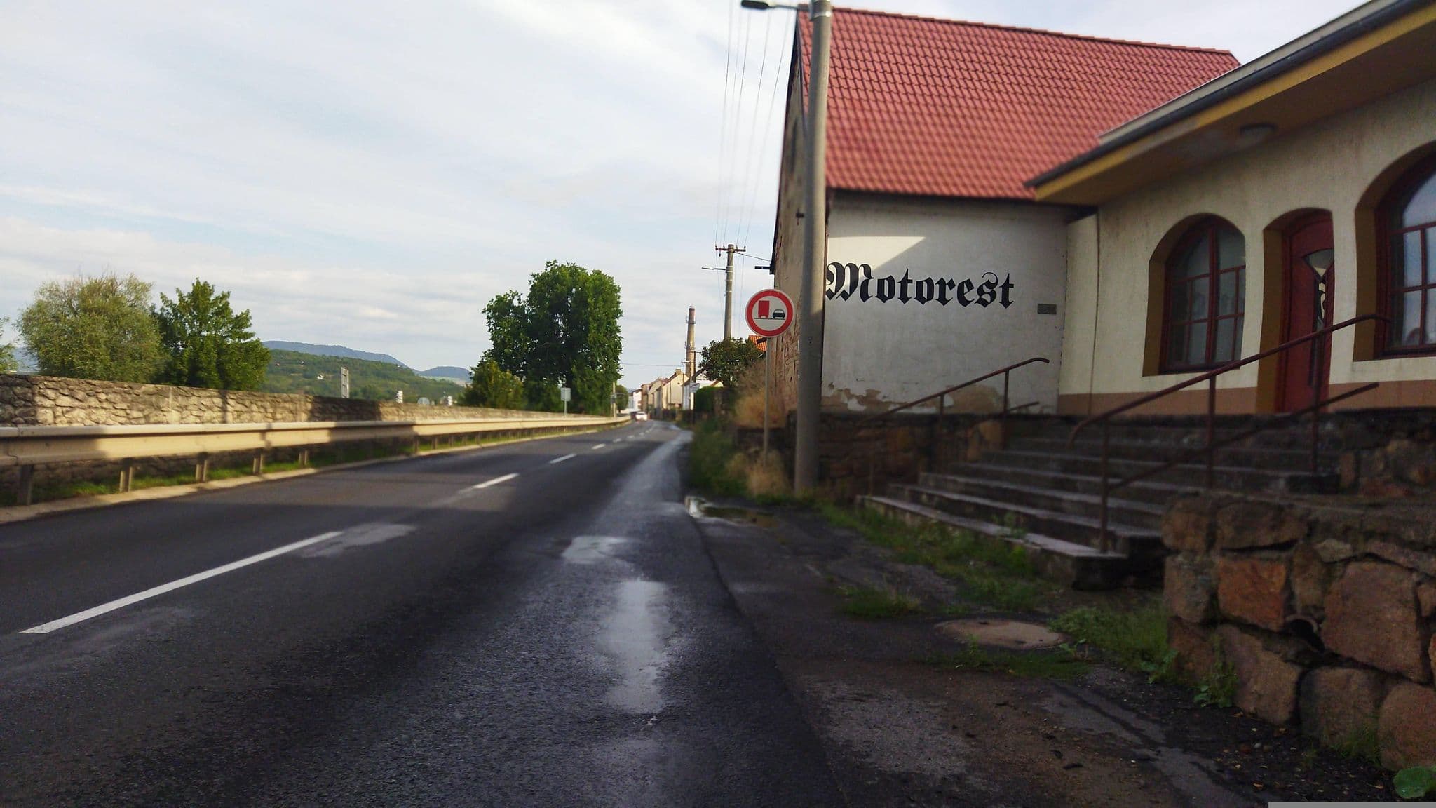 Street view near Motorest Nučnice, Křešice — © changchun1 (CC BY-SA · Mapillary)