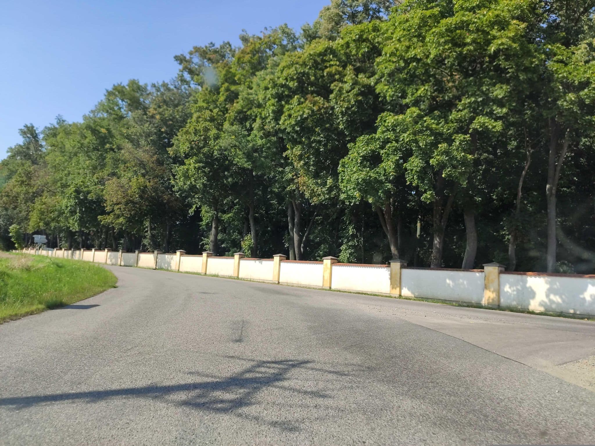 Street view near Chateau of Jemniste, Postupice — © martinpoljak (CC BY-SA · Mapillary)