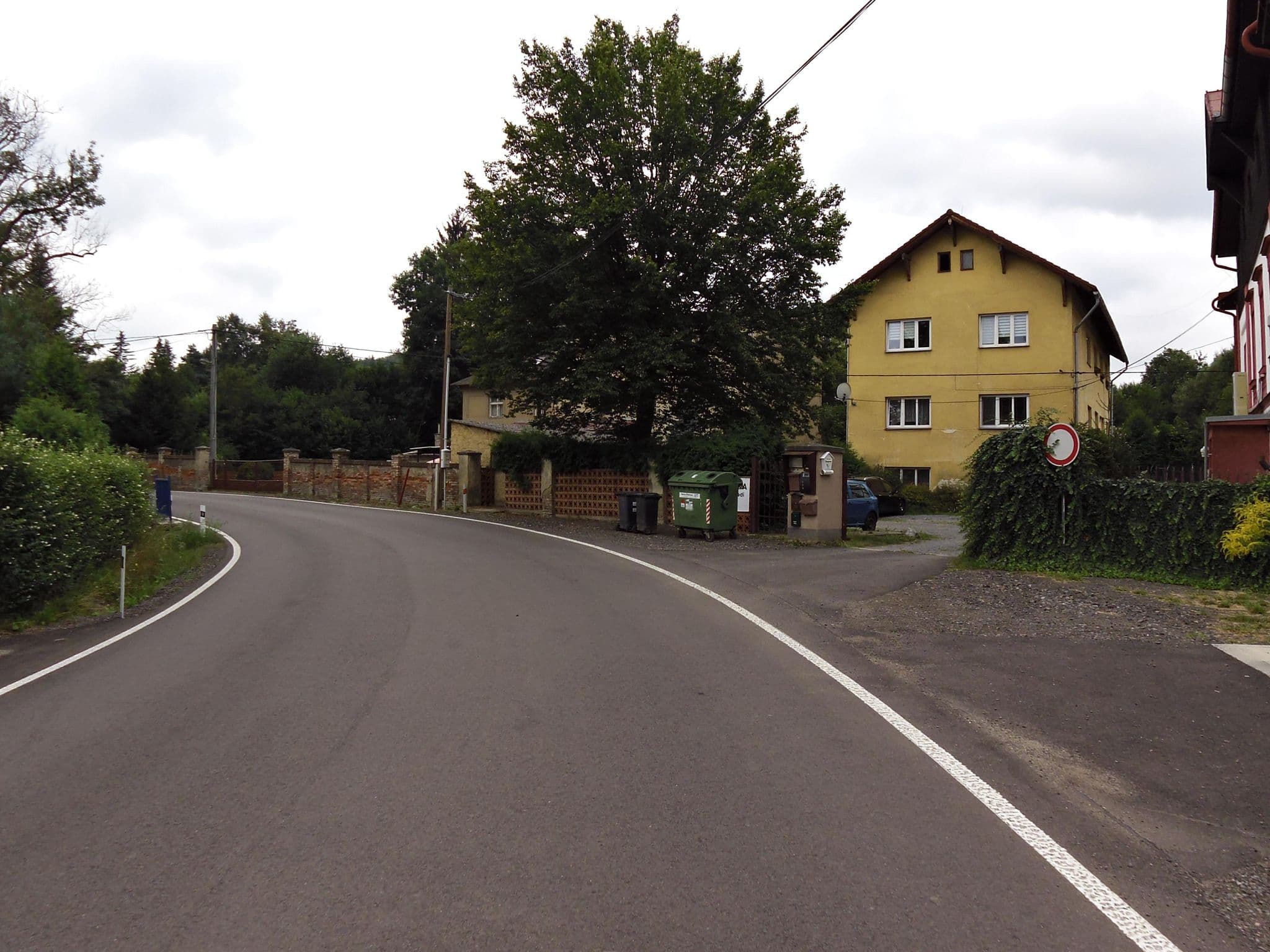 Street view near Hotel Doly, Pyšely — © fell3 (CC BY-SA · Mapillary)