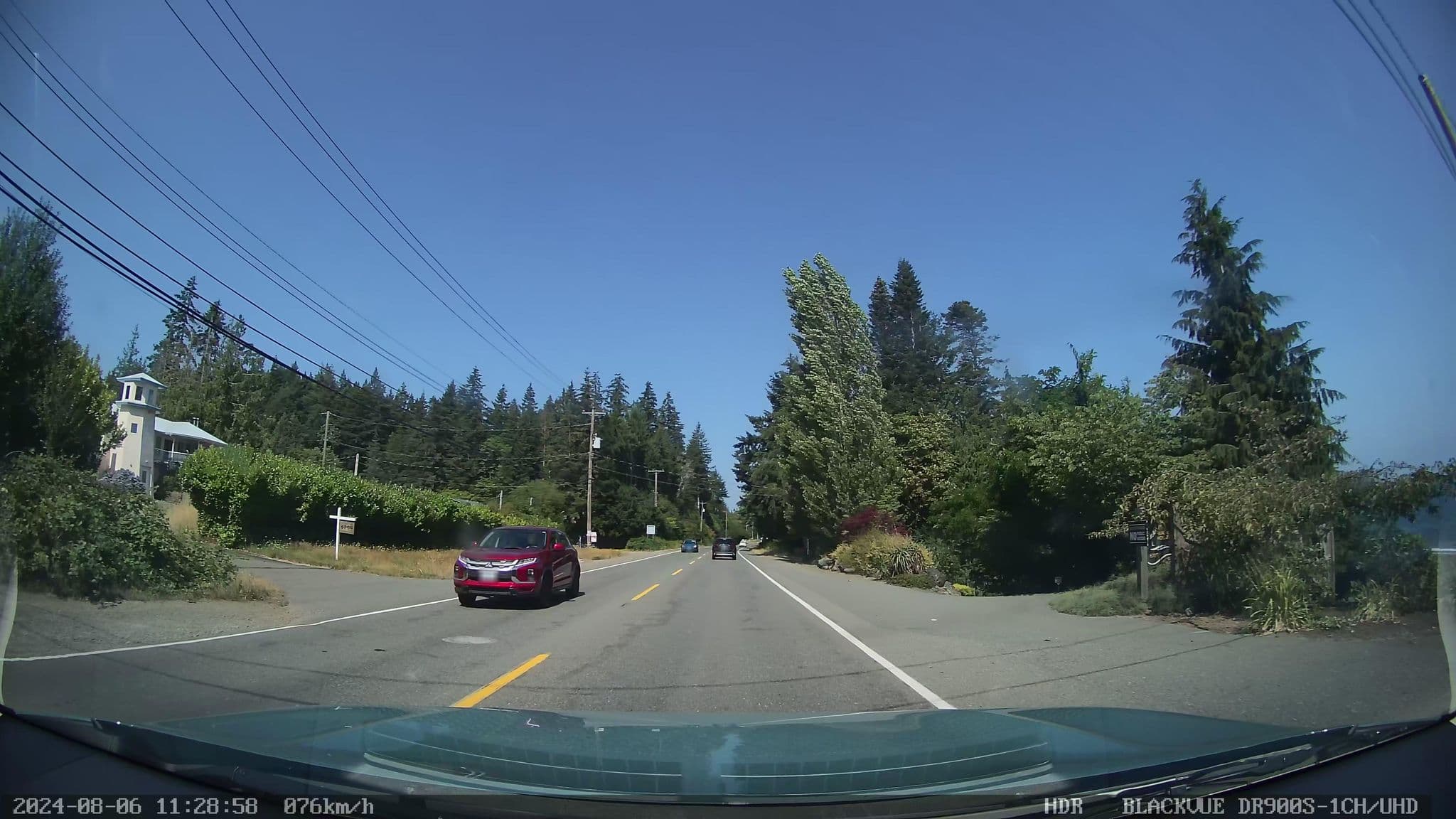 Street view near Qualicum Breeze Beach Resort, Bowser — © davidmetcalfe (CC BY-SA · Mapillary)
