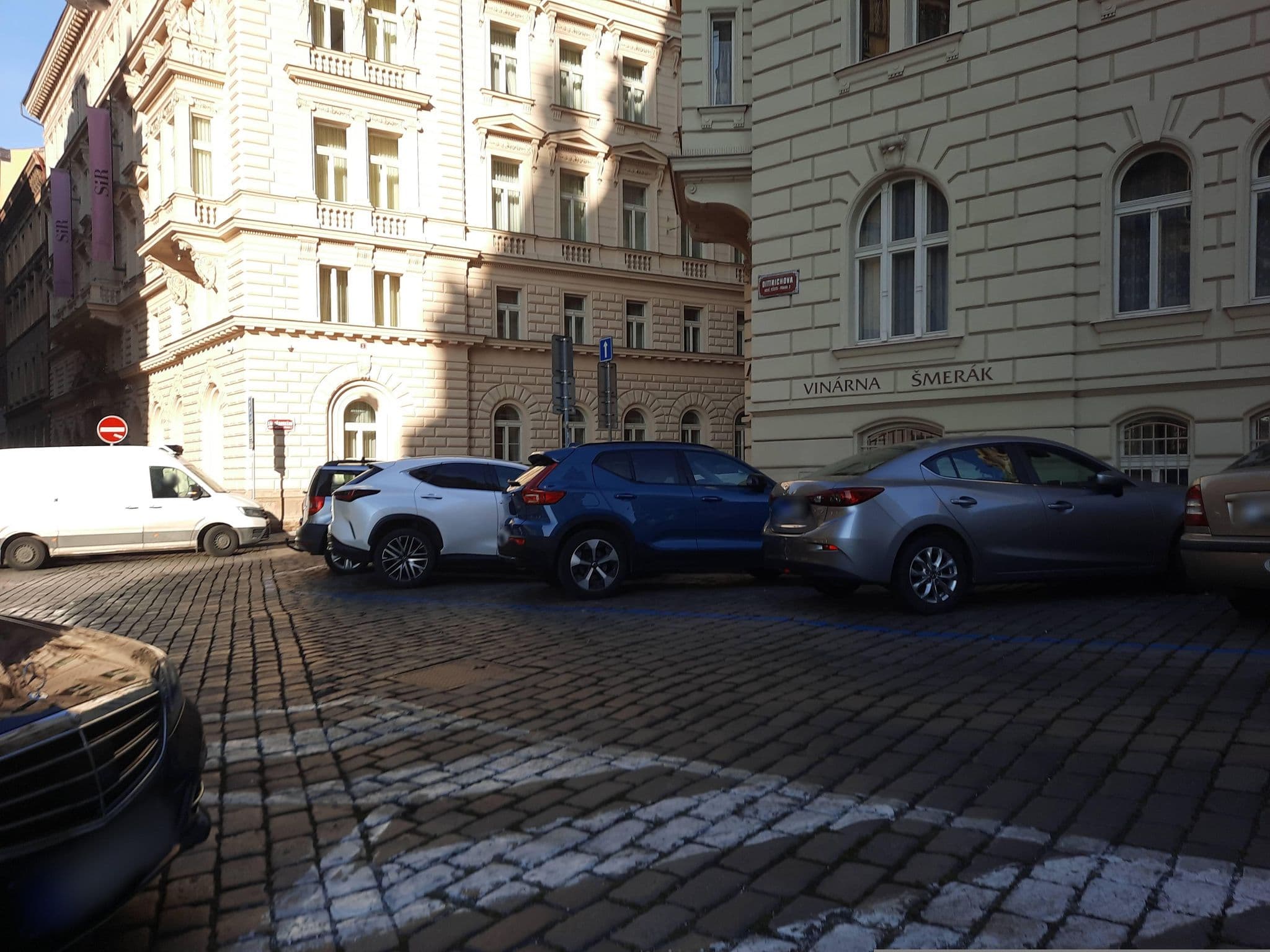 Street view near Numa | Flow, Nové Město — © ondrejlopatka (CC BY-SA · Mapillary)