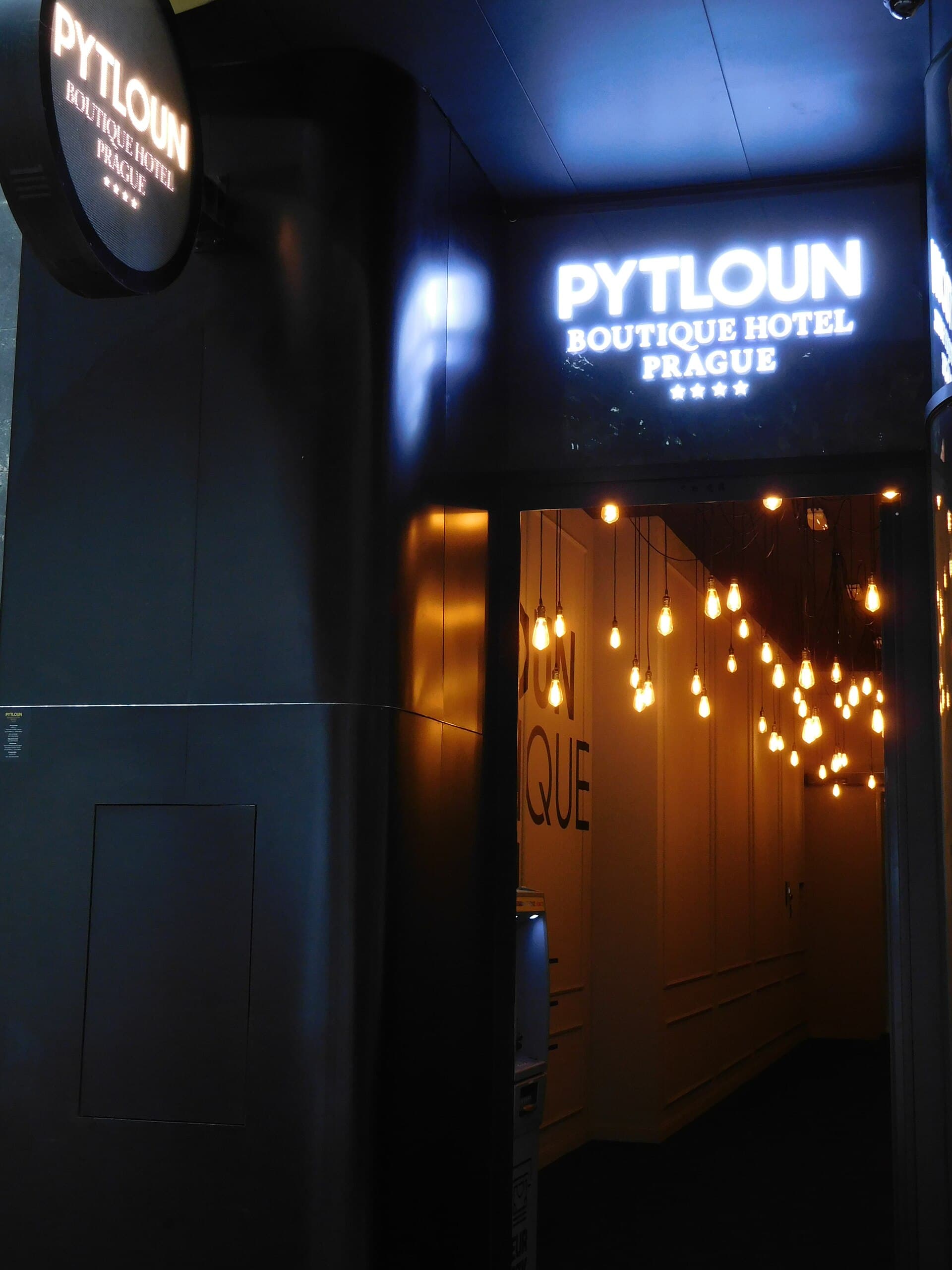 Pytloun Boutique Hotel Prague (via Wikimedia Commons, CC BY-SA 3.0)
