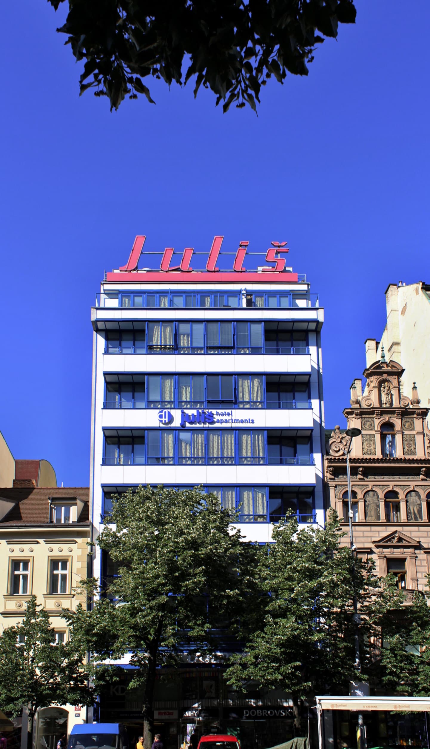 EA Hotel Juliš (via Wikimedia Commons, CC BY-SA 4.0)