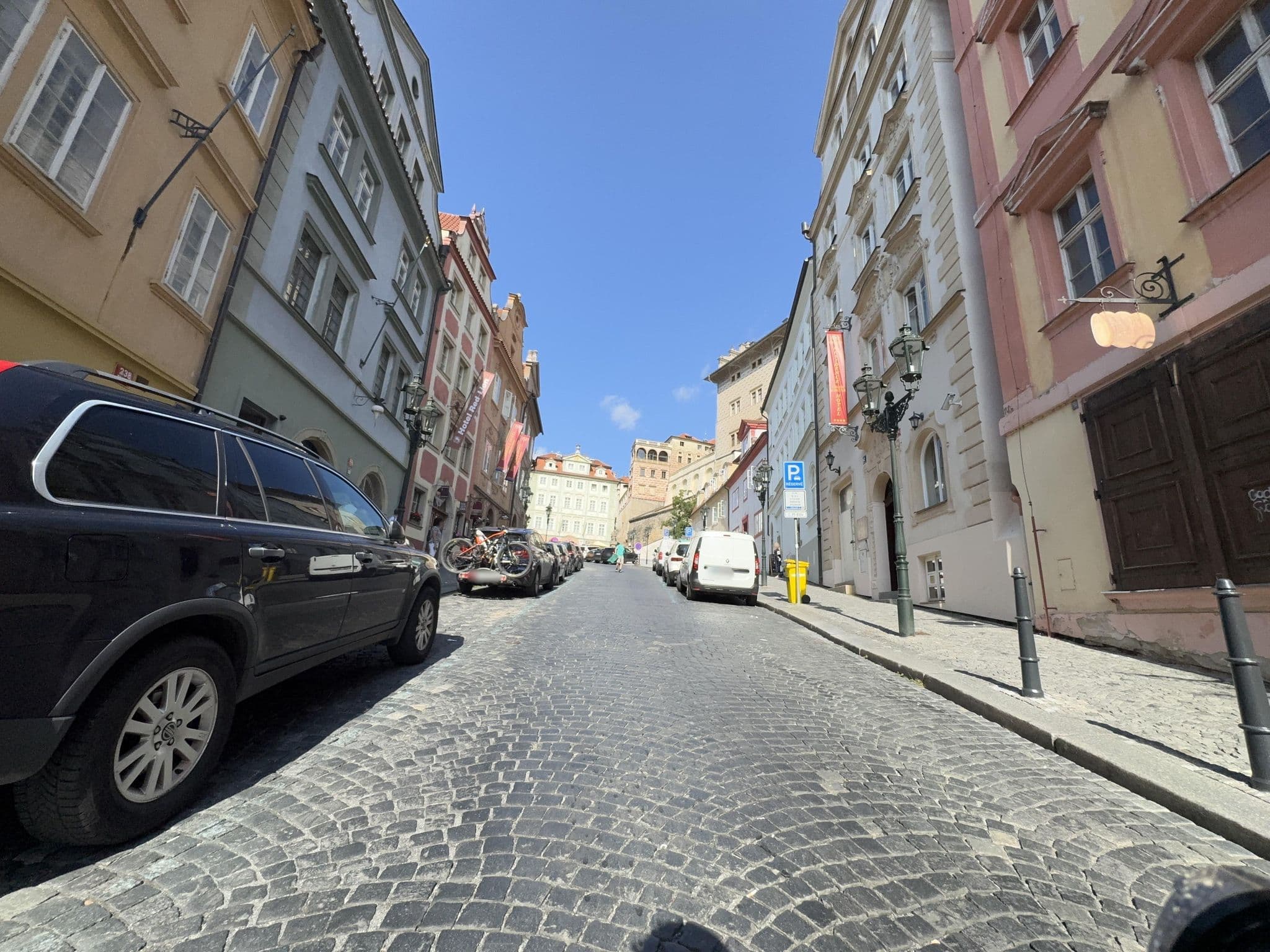 Street view near Dům U Červeného lva, Malá Strana — © ondrejlopatka (CC BY-SA · Mapillary)
