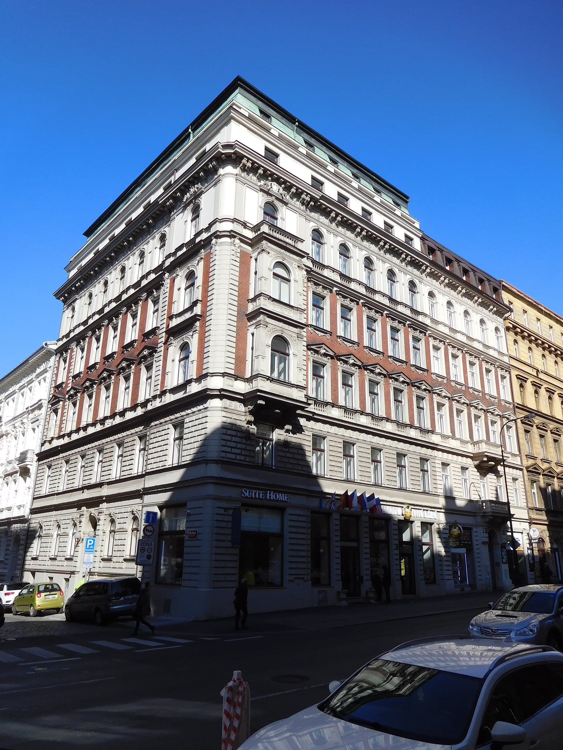 Hotel Suite Home Prague (via Wikimedia Commons, CC BY-SA 3.0)
