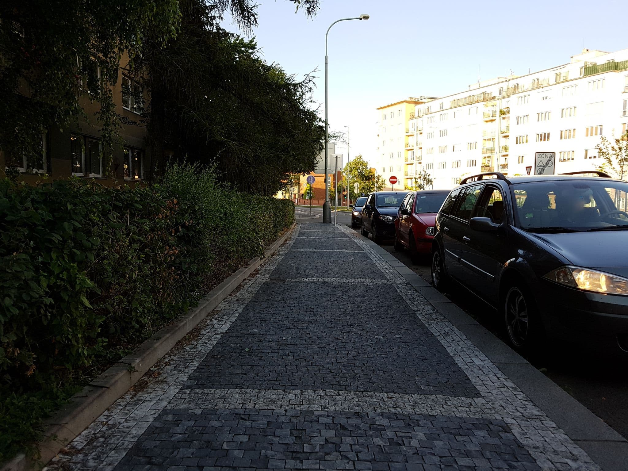 Street view near OK house, Střešovice — © pbb (CC BY-SA · Mapillary)