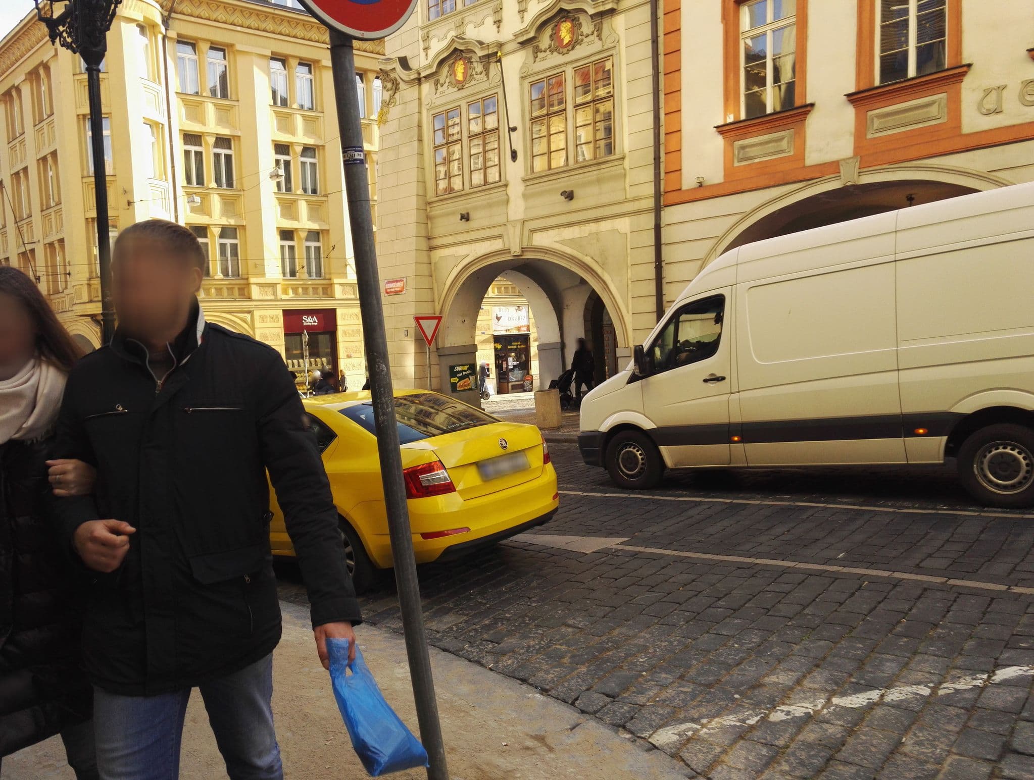 Street view near Castle Approach Appartments, Malá Strana — © aceini (CC BY-SA · Mapillary)