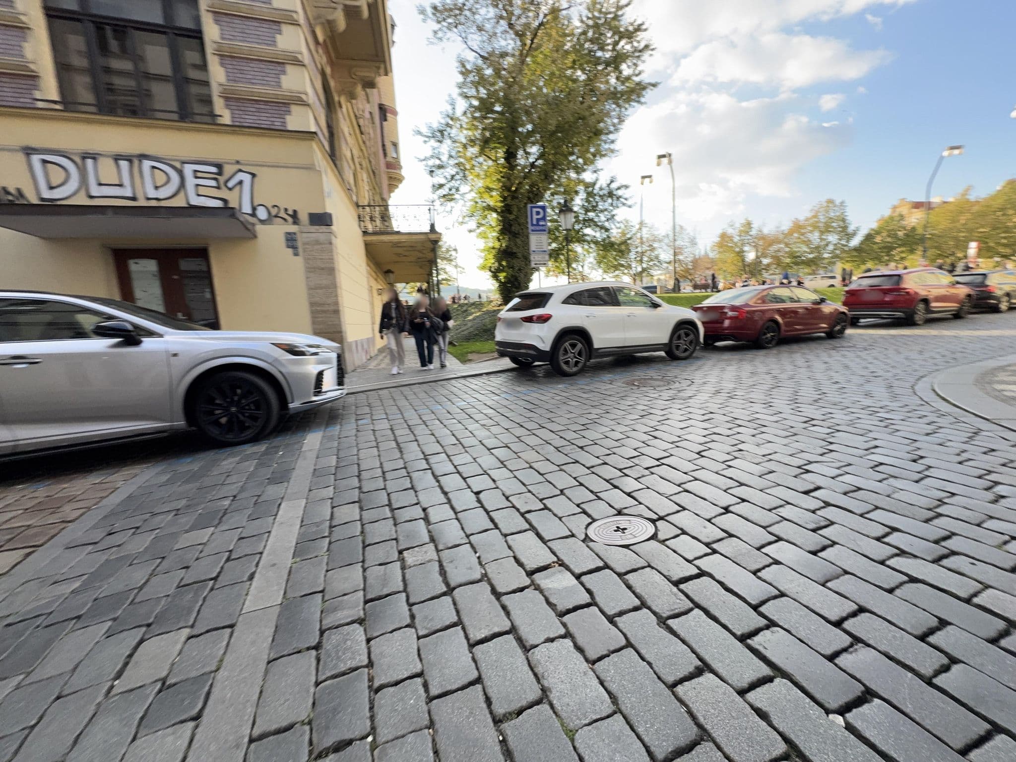 Street view near Bellevue Apartment, Prague — © ondrejlopatka (CC BY-SA · Mapillary)
