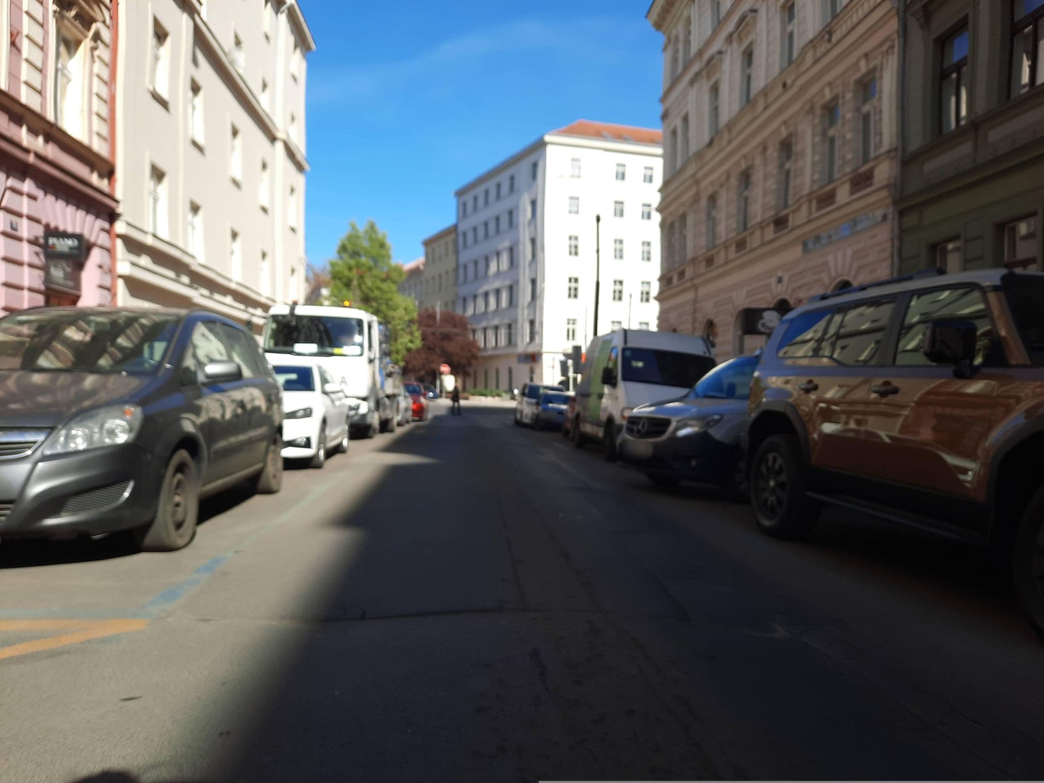 Street view near Epic room 201, Královské Vinohrady — © ondrejlopatka (CC BY-SA · Mapillary)