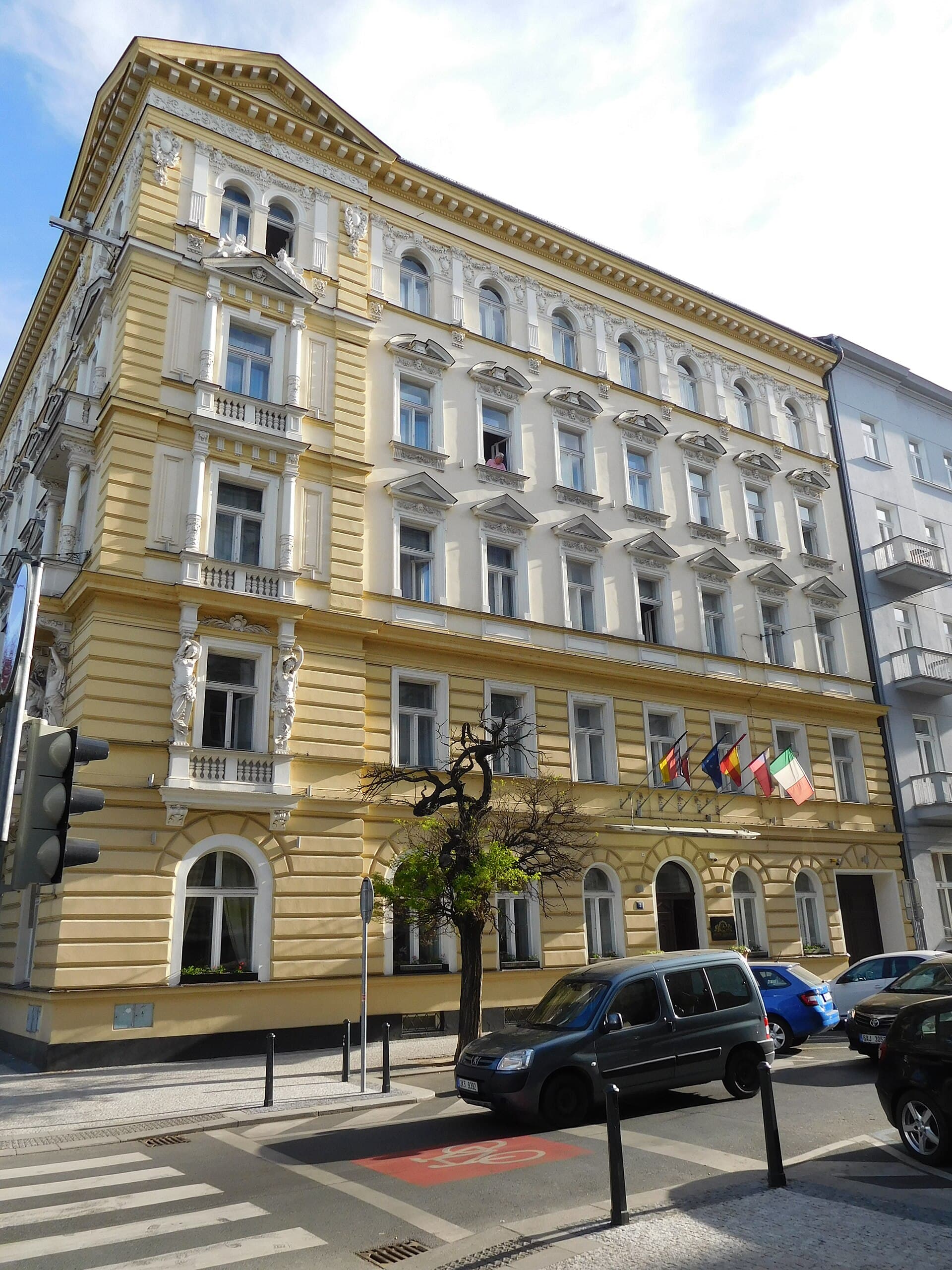 Assenzio Hotel Prague (via Wikimedia Commons, CC BY-SA 3.0)