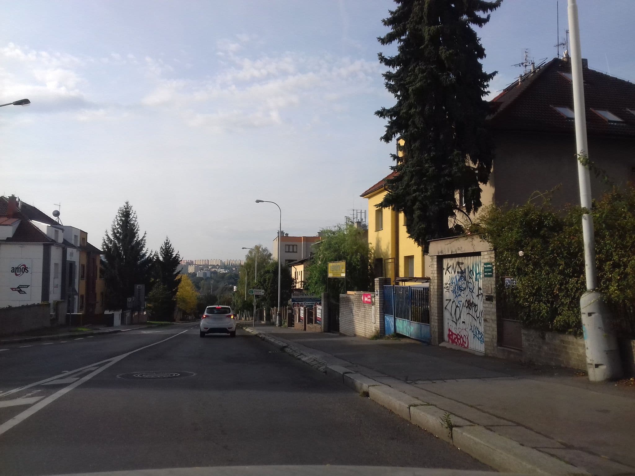 Street view near Penzion Čapková - Vila Ludmila, Michle — © hodkowicz (CC BY-SA · Mapillary)