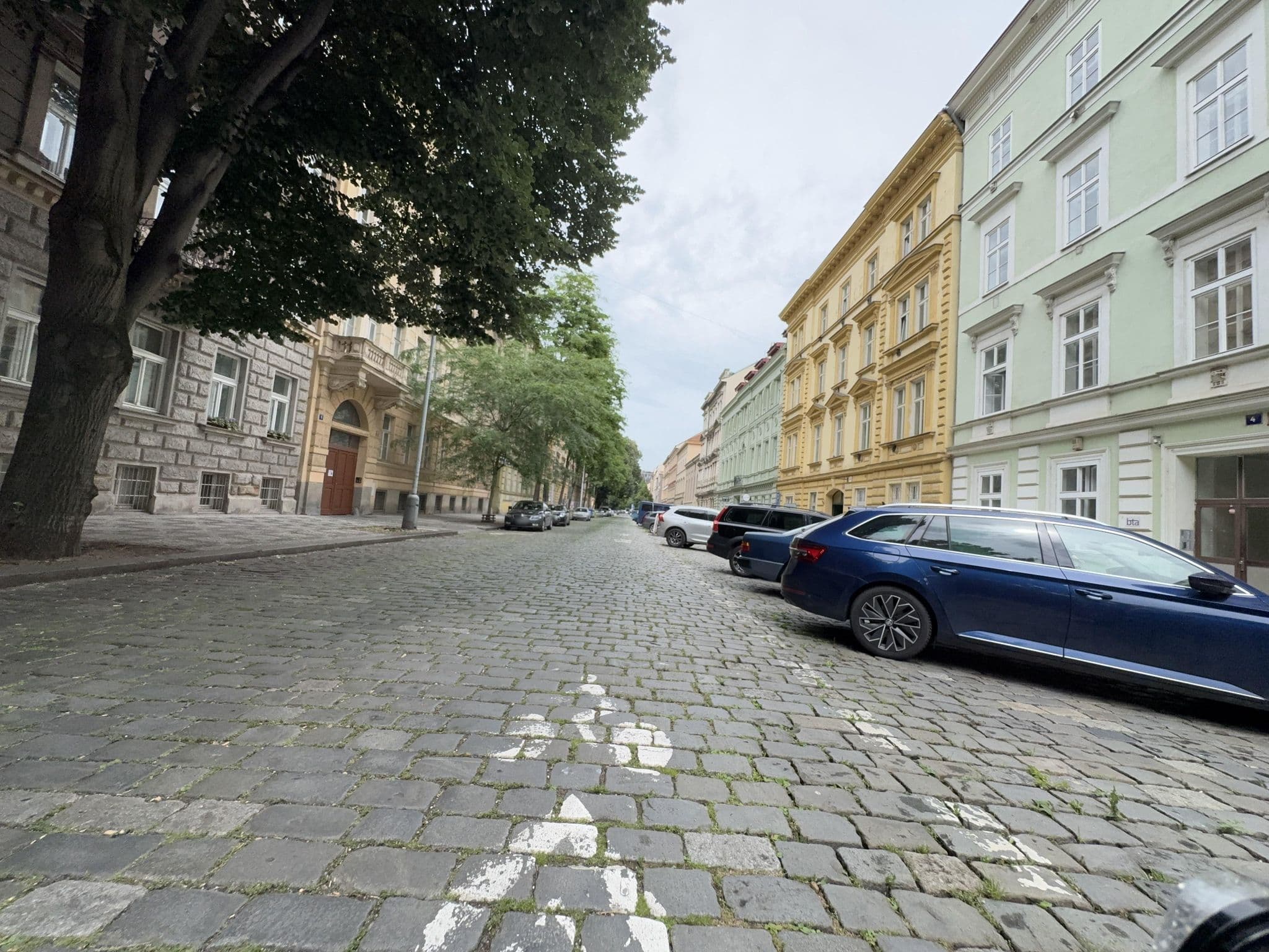 Street view near Apartment Vitkova, Karlín — © ondrejlopatka (CC BY-SA · Mapillary)