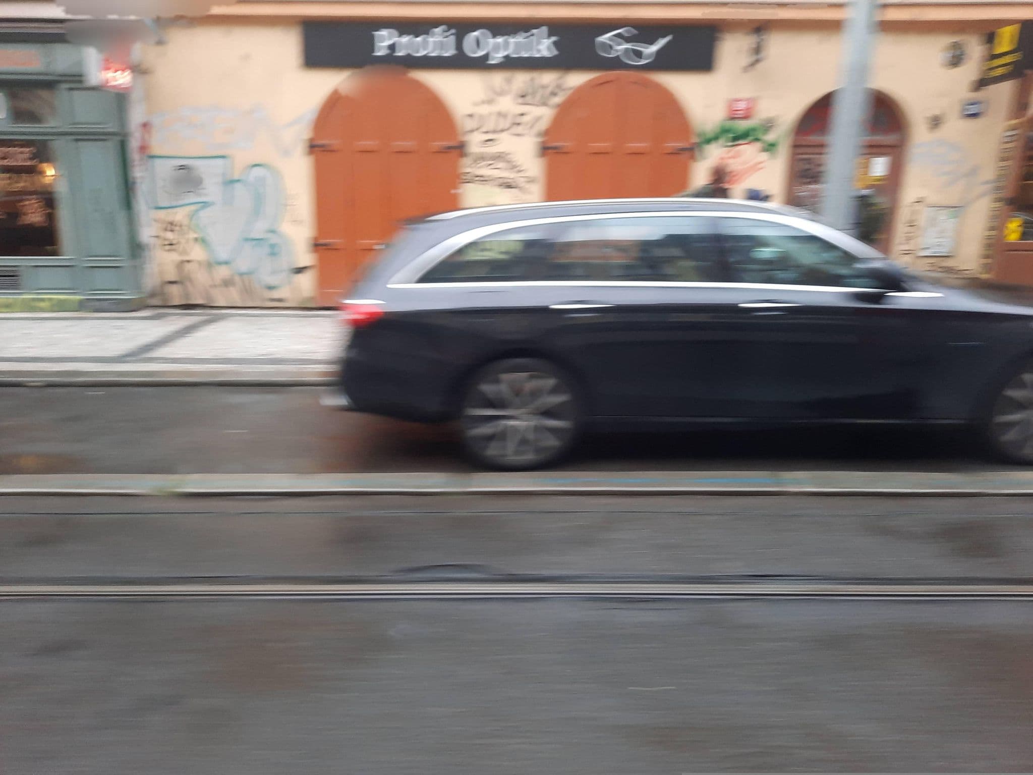Street view near Alice Apartment House, Karlín — © ondrejlopatka (CC BY-SA · Mapillary)